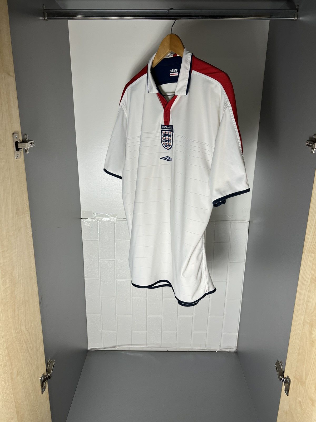 Umbro VINTAGE UMBRO ENGLAND RETRO SOCCER JERSEY MANCHESTER Y2K 90s Size US XXL / EU 58 / 5 - 15 Thumbnail