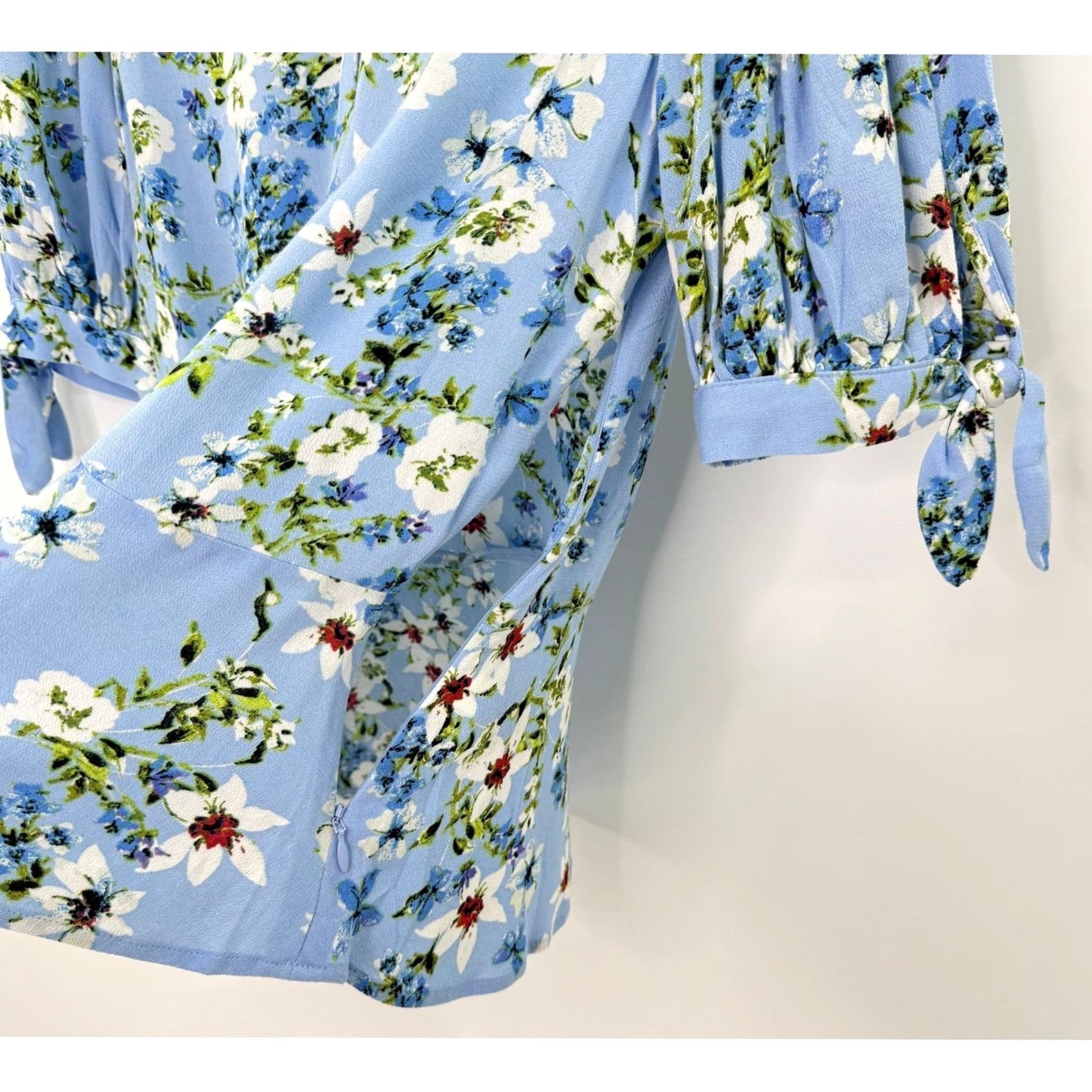 Banana Republic Banana Republic Floral Peplum Top Sm Light Blue Keyhole Tie Sleeve Romantic Boho Size S / US 4 / IT 40 - 5 Thumbnail