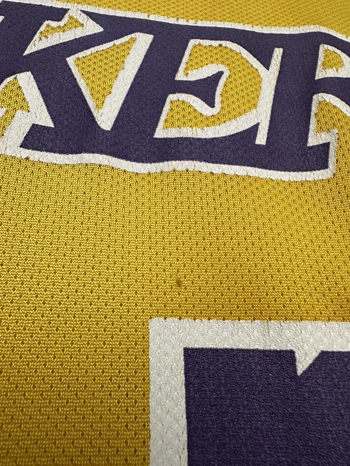 Champion × NBA × Vintage 90s Lakers Wilt Chamberlain Gold NBA Logo Champion Jersey Size US XL / EU 56 / 4 - 4 Thumbnail