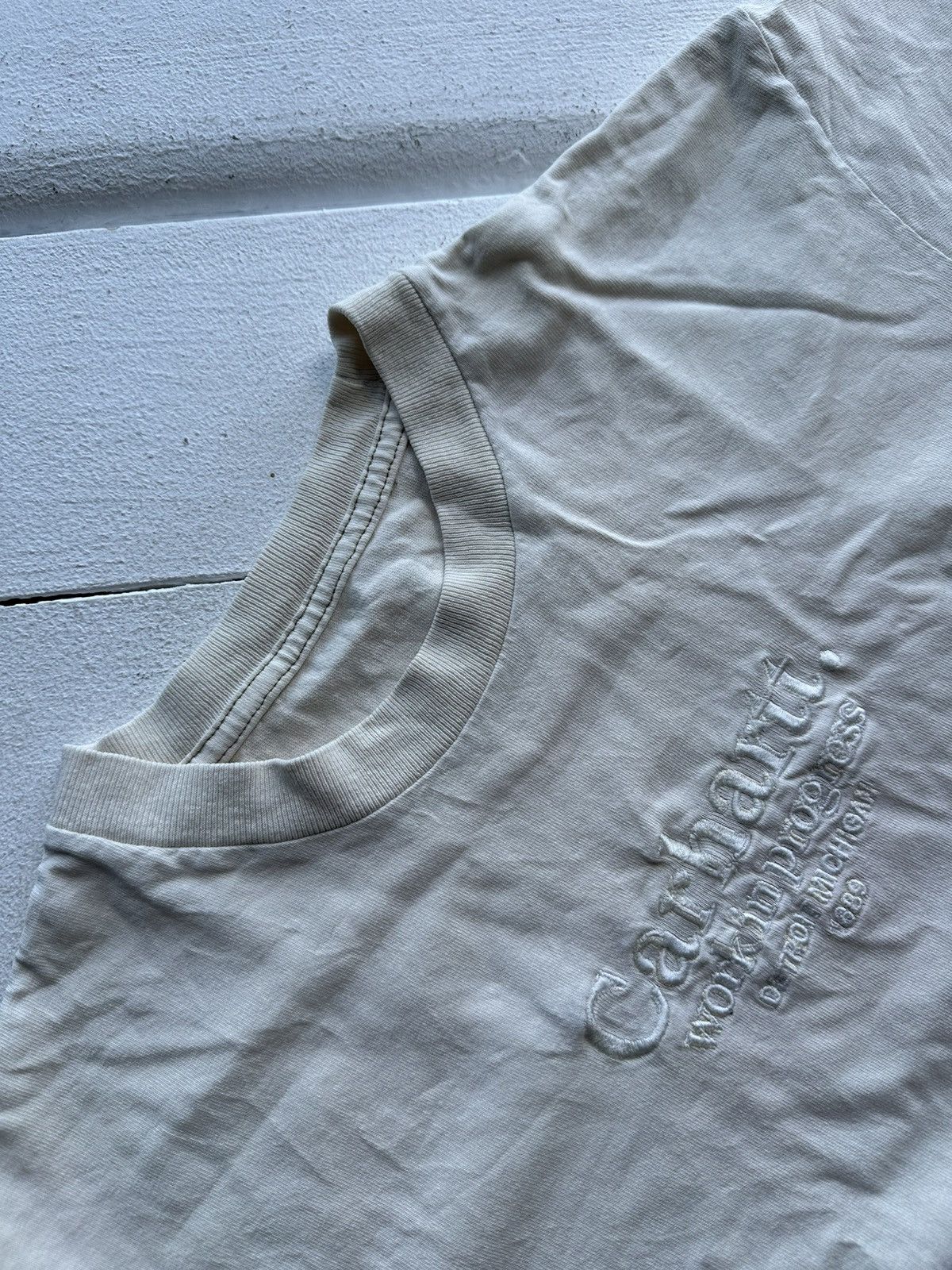 Carhartt × Vintage DISTRESSED CARHARTT BIG LOGO BEIGE TEE TRUE RAP WORKWEAR Y2K Size US S / EU 44-46 / 1 - 4 Thumbnail