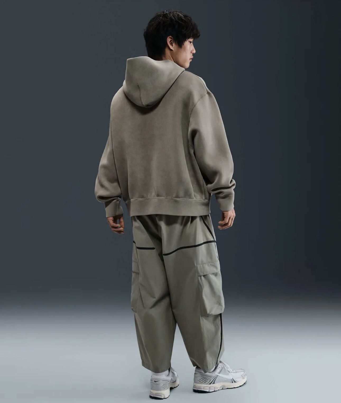 Nike Nike Tech Cargo Sneaker Pant (Sage) / Medium – New with Tags Size US 32 / EU 48 - 4 Thumbnail