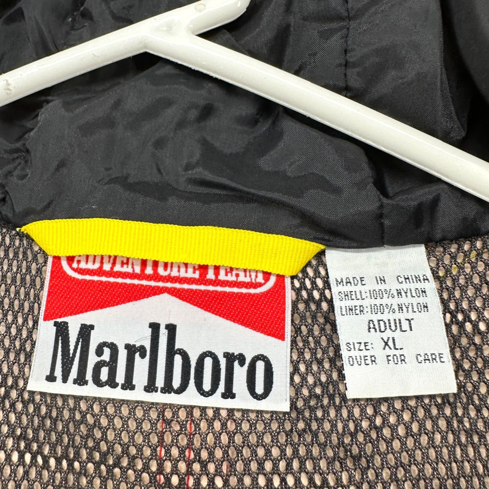 Marlboro VINTAGE Marlboro Jacket Mens XL Windbreaker Hooded Nylon Red Black Logo 90s Winter Spring Fall Casual Workwear Size US XL / EU 56 / 4 - 7 Thumbnail