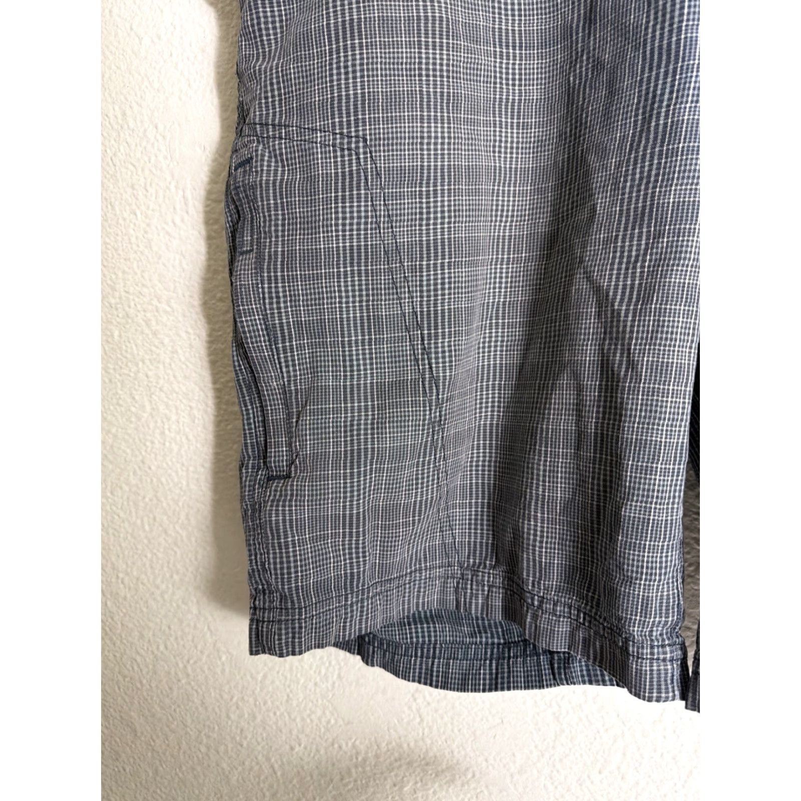 Vintage Columbia Cargo Shorts Men 36 Regular Blue Plaid Omni Tech Size US 36 / EU 52 - 2 Thumbnail
