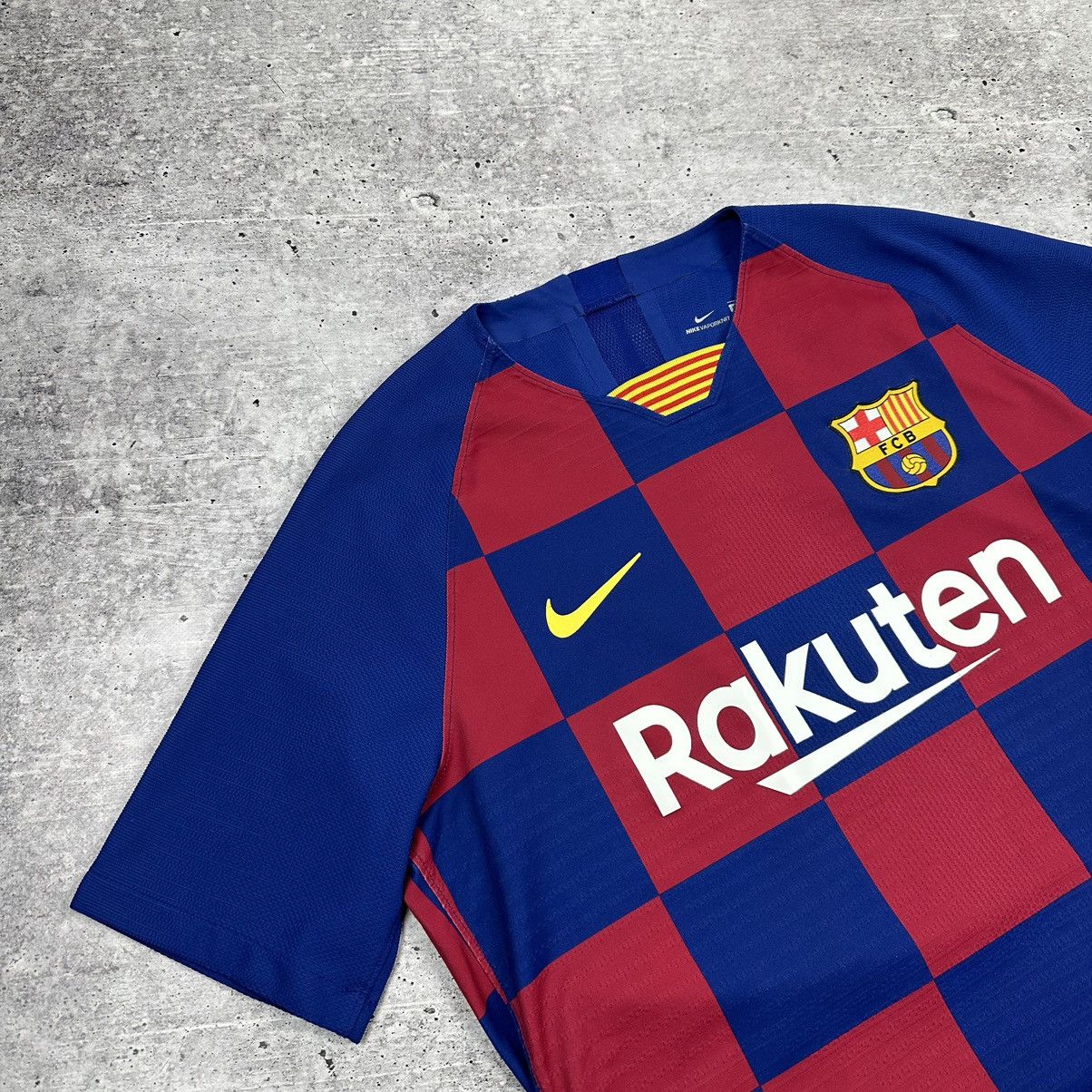 Other Nike Barcelona Shirt Home Soccer Jersey 2019-20 Leo Messi 10 Size US M / EU 48-50 / 2 - 2 Thumbnail