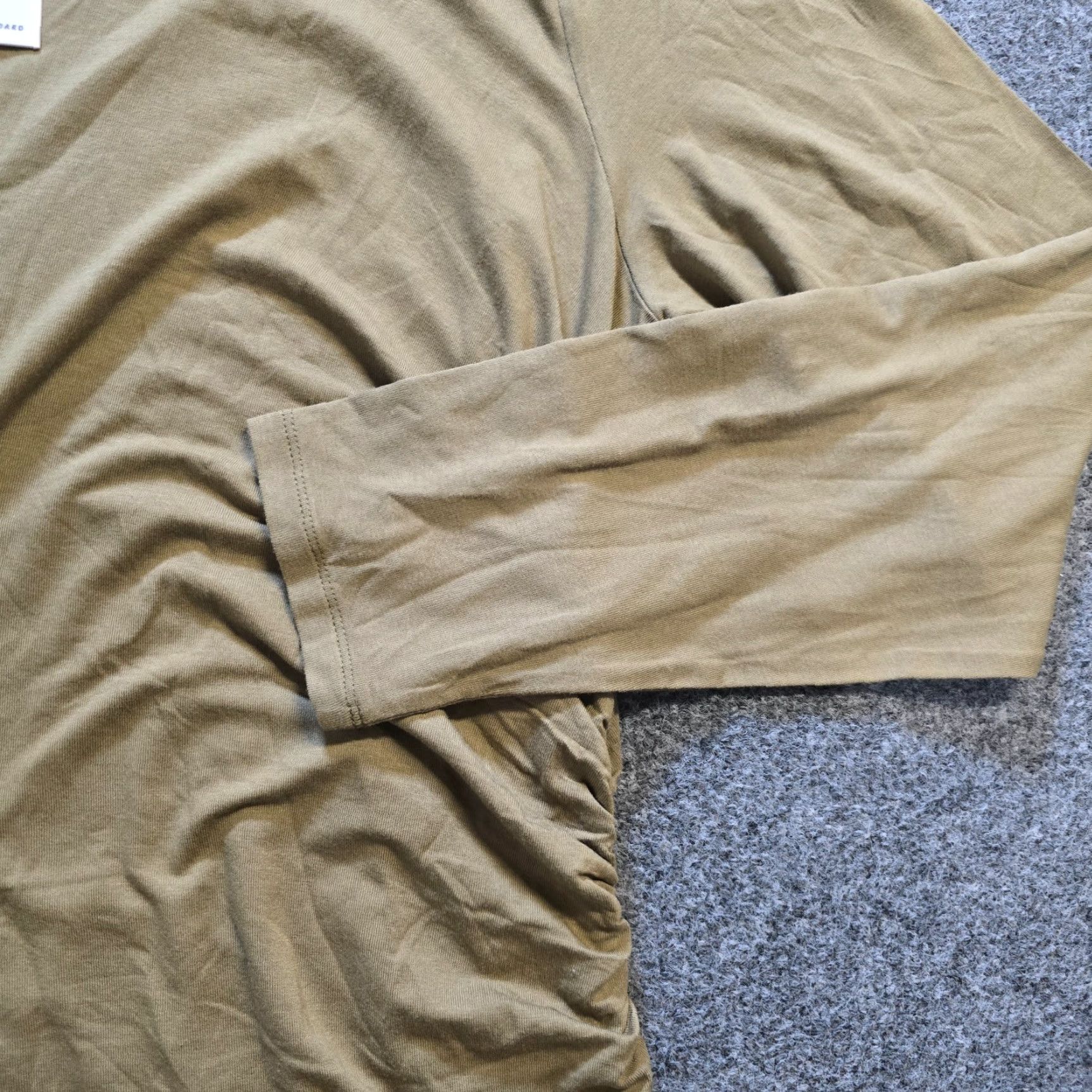 Vintage VINTAGE? No. Universal Standard Top Women Size Medium Green Ruched Long Sleeve Capsule Casual Size M / US 6-8 / IT 42-44 - 4 Thumbnail