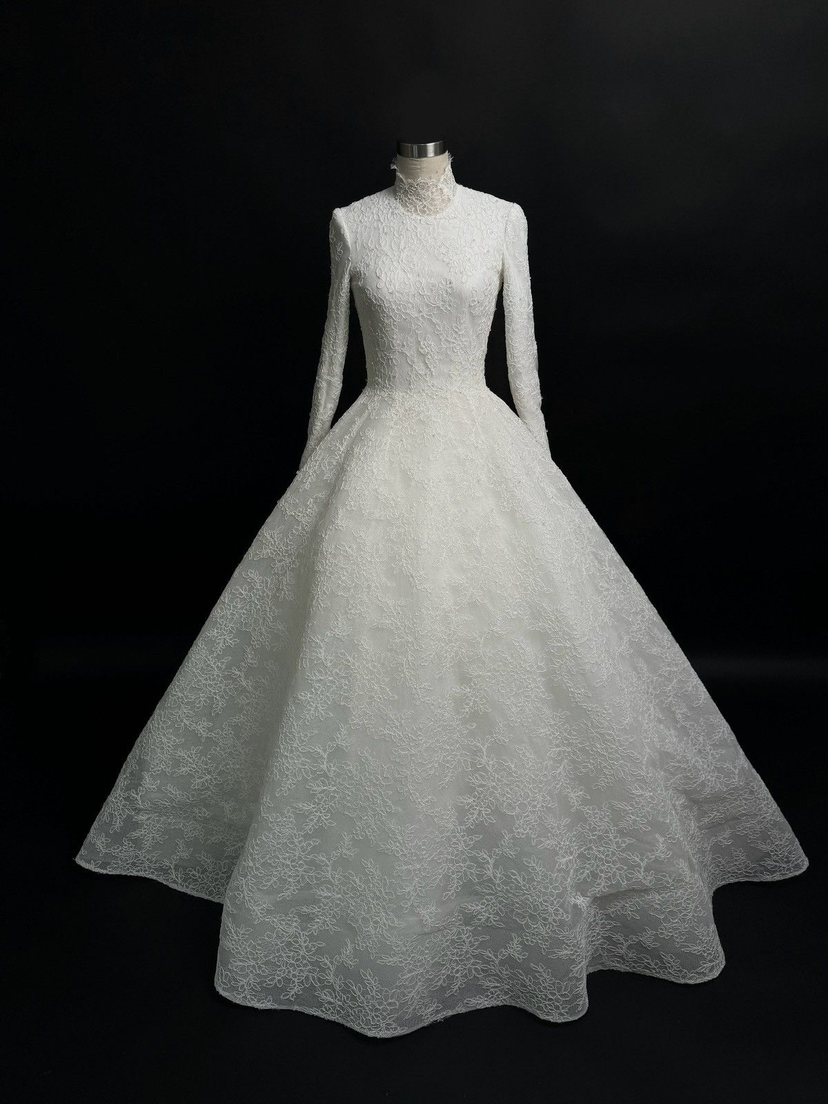 Other Preloved US 2 Anna Augusta Embroidered Lace Wedding Gown Size XS / US 0-2 / IT 36-38 - 2 Thumbnail