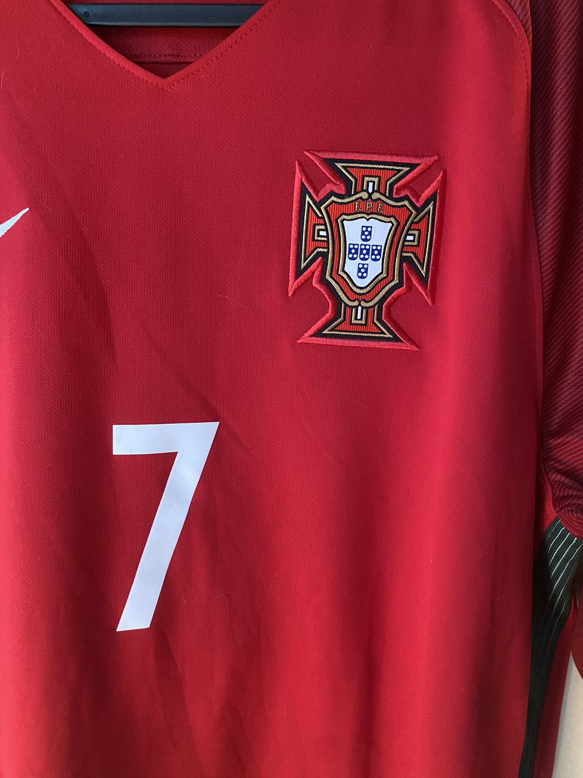 Nike Cristiano Ronaldo 2016 Portugal Jersey Size US M / EU 48-50 / 2 - 2 Thumbnail