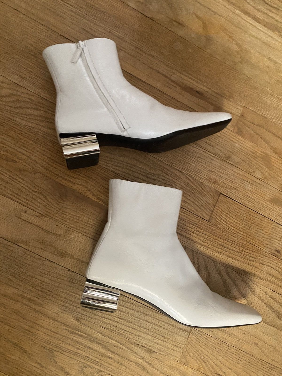 Balenciaga Authentic Balenciaga Typo BB White Leather Ankle Boots 38.5 Size US 8.5 / IT 38.5 - 3 Thumbnail