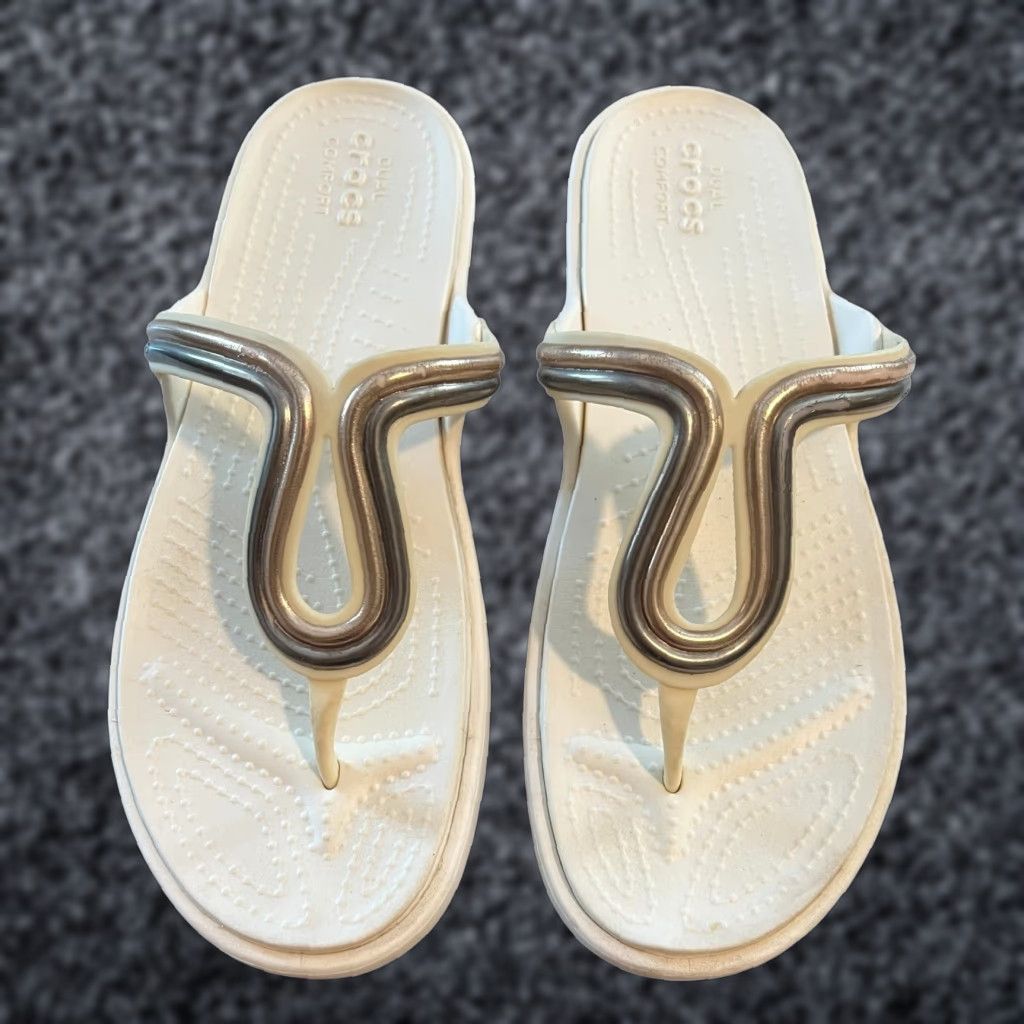 Crocs Sanrah Dual Comfort Sandals Women's Size 9 White Metallic Thong Casual Flip Flops