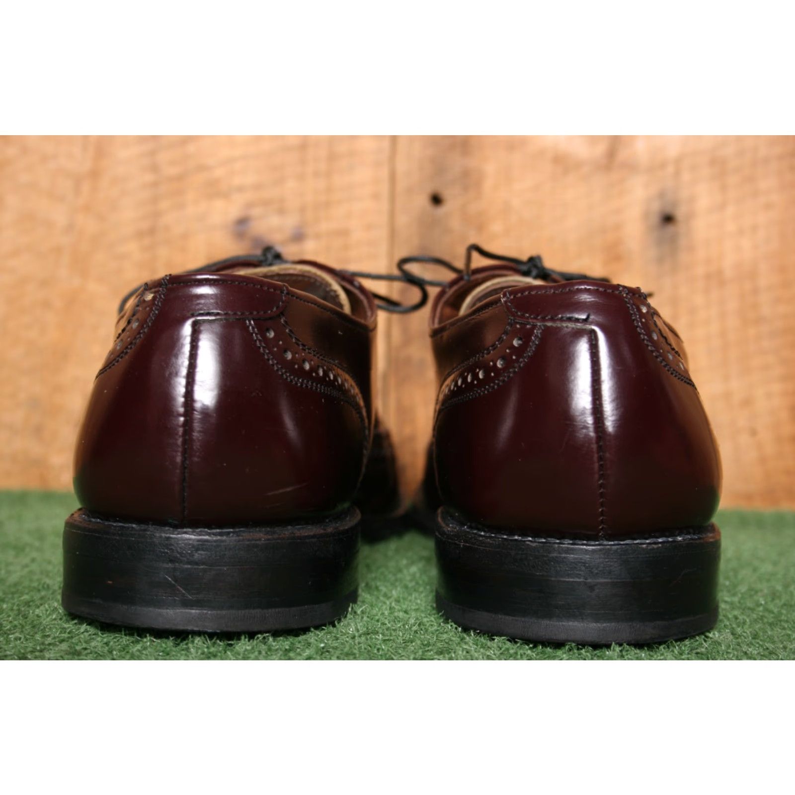 Allen Edmonds ALLEN EDMONDS Lloyd Burgundy Leather Brogue Wingtip Oxfords Sz. 9.5 C Dress Shoe Men Oxford Shoes Burgundy Leather Size US 10 / EU 43 - 4 Thumbnail