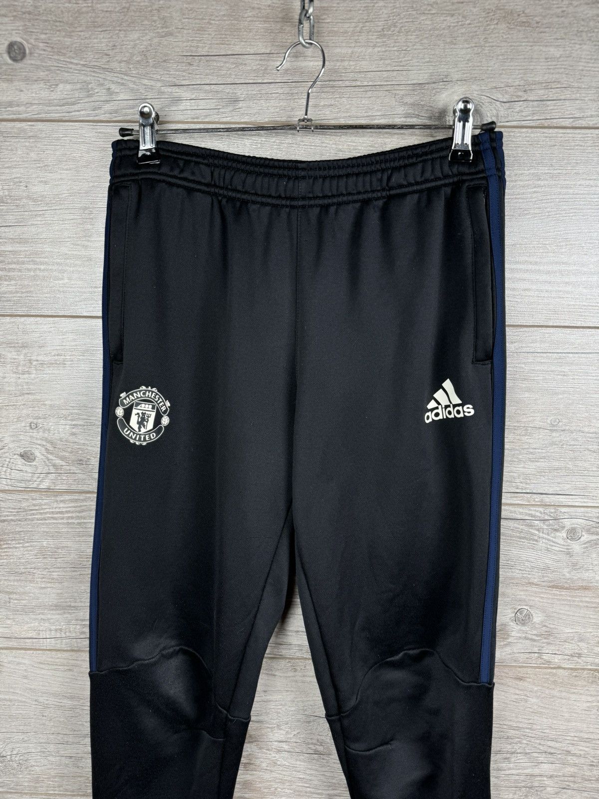 Adidas Manchester United Adidas Trousers Football size S Size US 30 / EU 46 - 2 Thumbnail