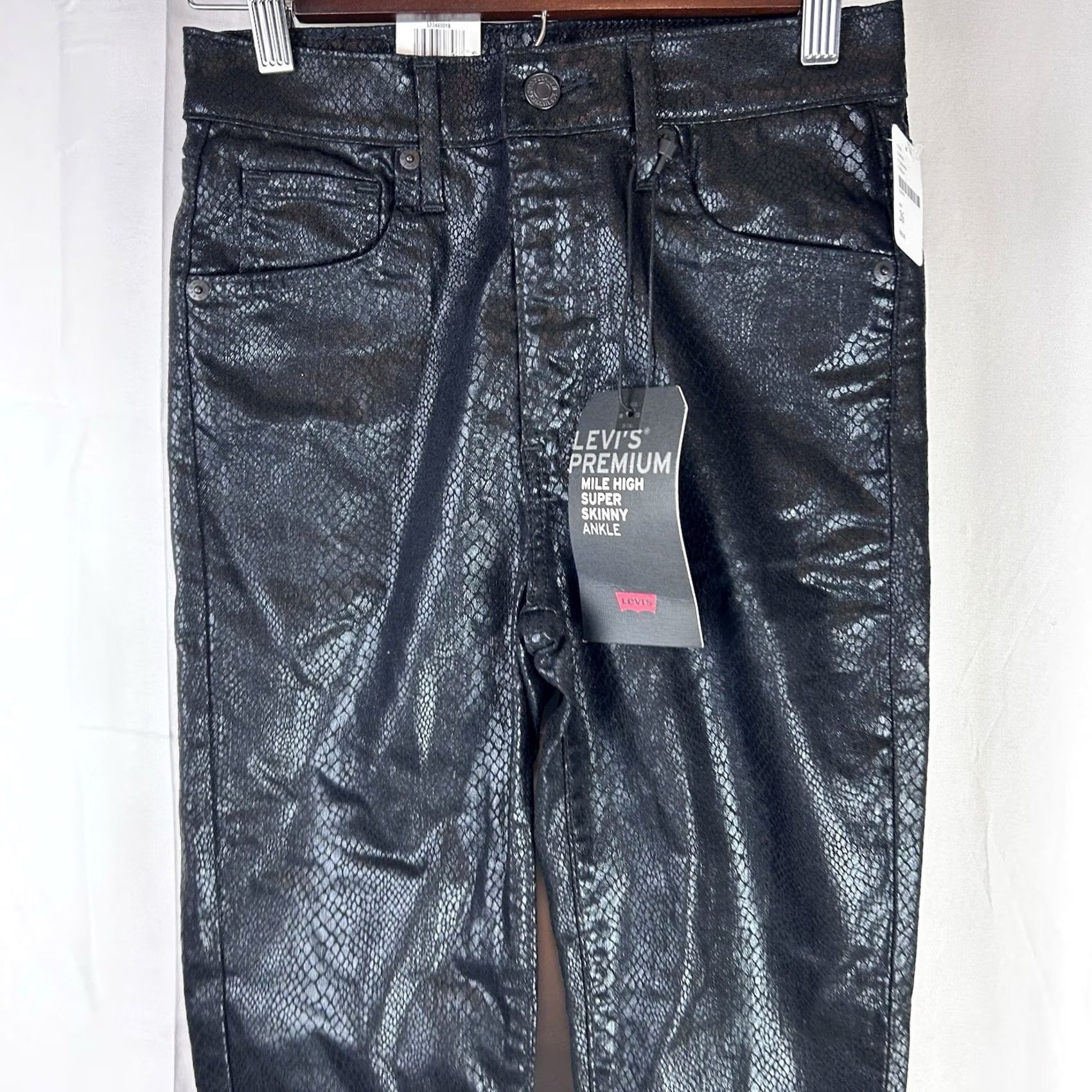 Levi's Levi’s Mile High Super Skinny Extra High Slim Snake Print Jeans Pants 26 NWT Womens Jeans Snake Print Slimming 5-Pocket Design Zipper Button Black NWT Size 26" / US 2 / IT 38 - 2 Thumbnail