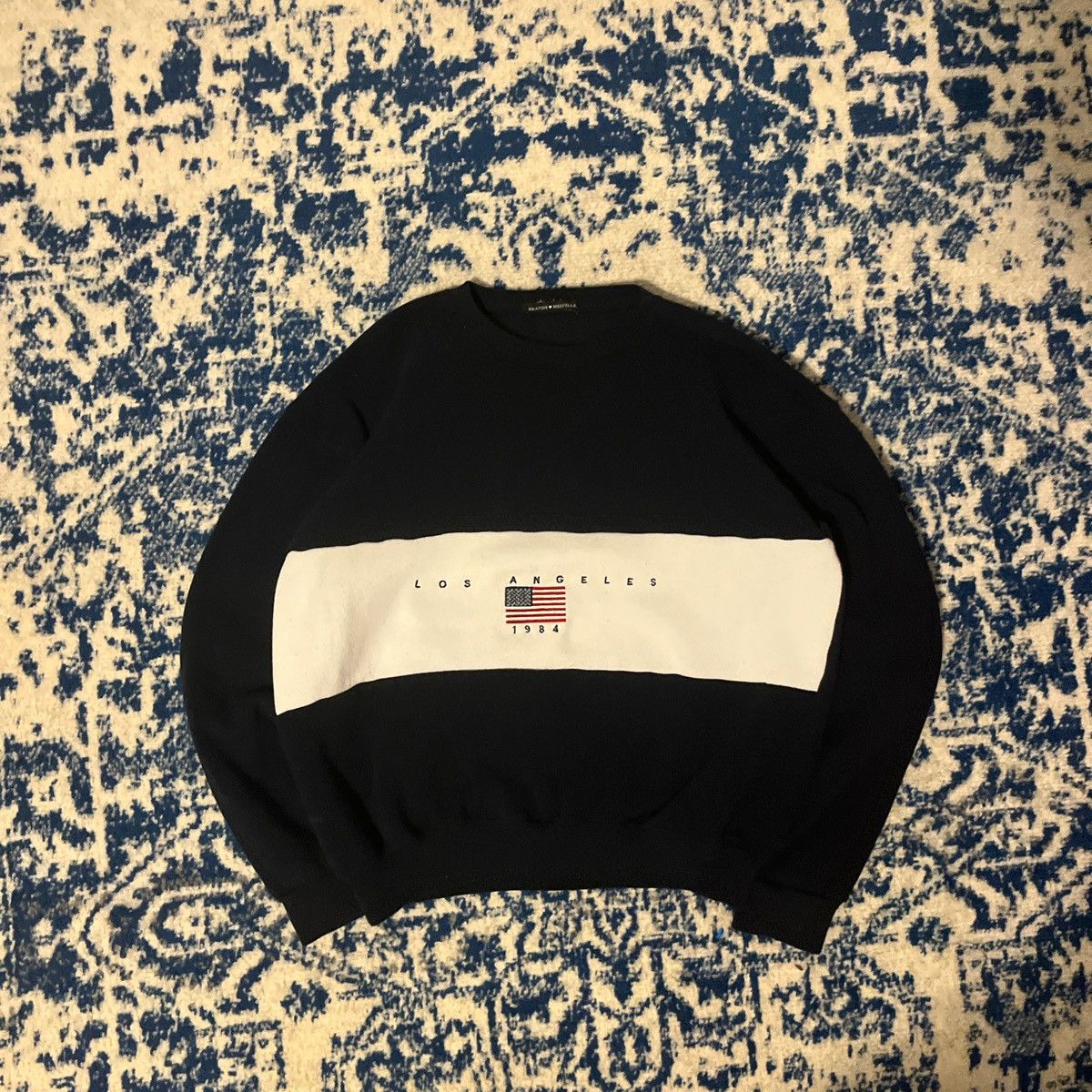 Brandy Melville Brandy Melville Erica Los Angeles 1984 USA Flag Sweatshirt Size ONE SIZE - 1 Thumbnail