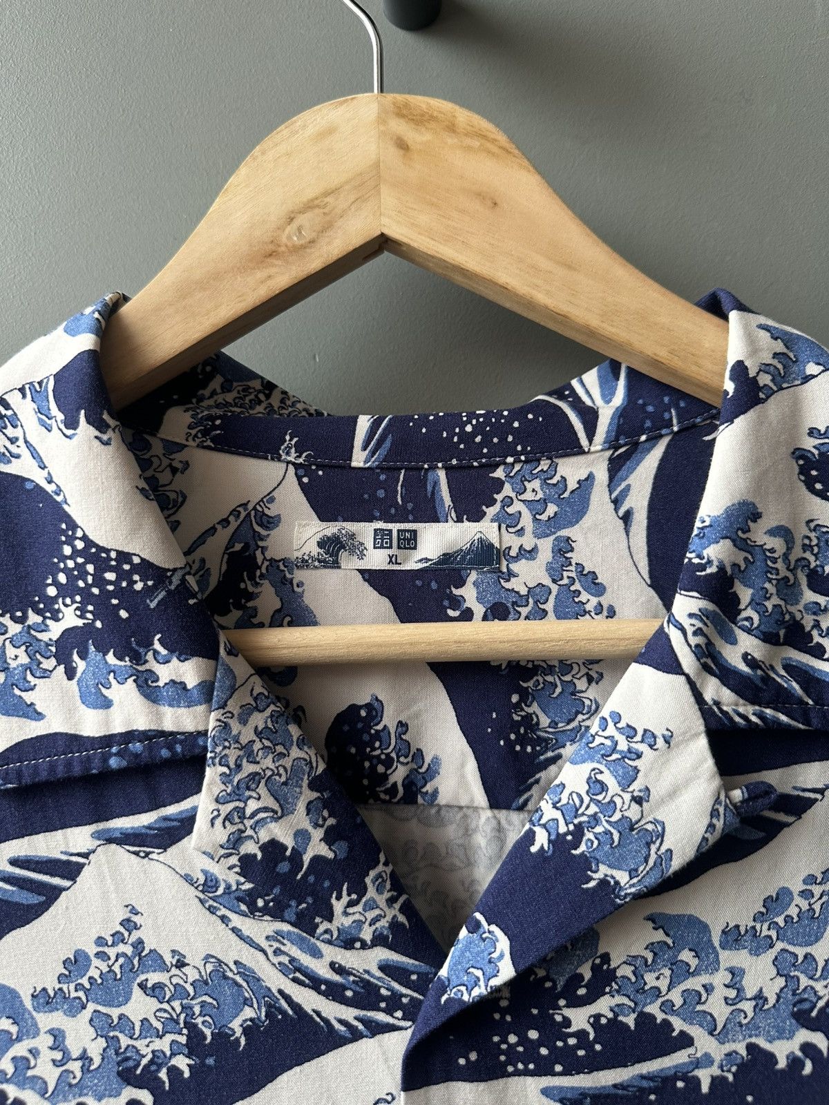 Uniqlo Uniqlo Wave Short Sleeve Hawaii Shirt Size XL Size US XL / EU 56 / 4 - 3 Thumbnail