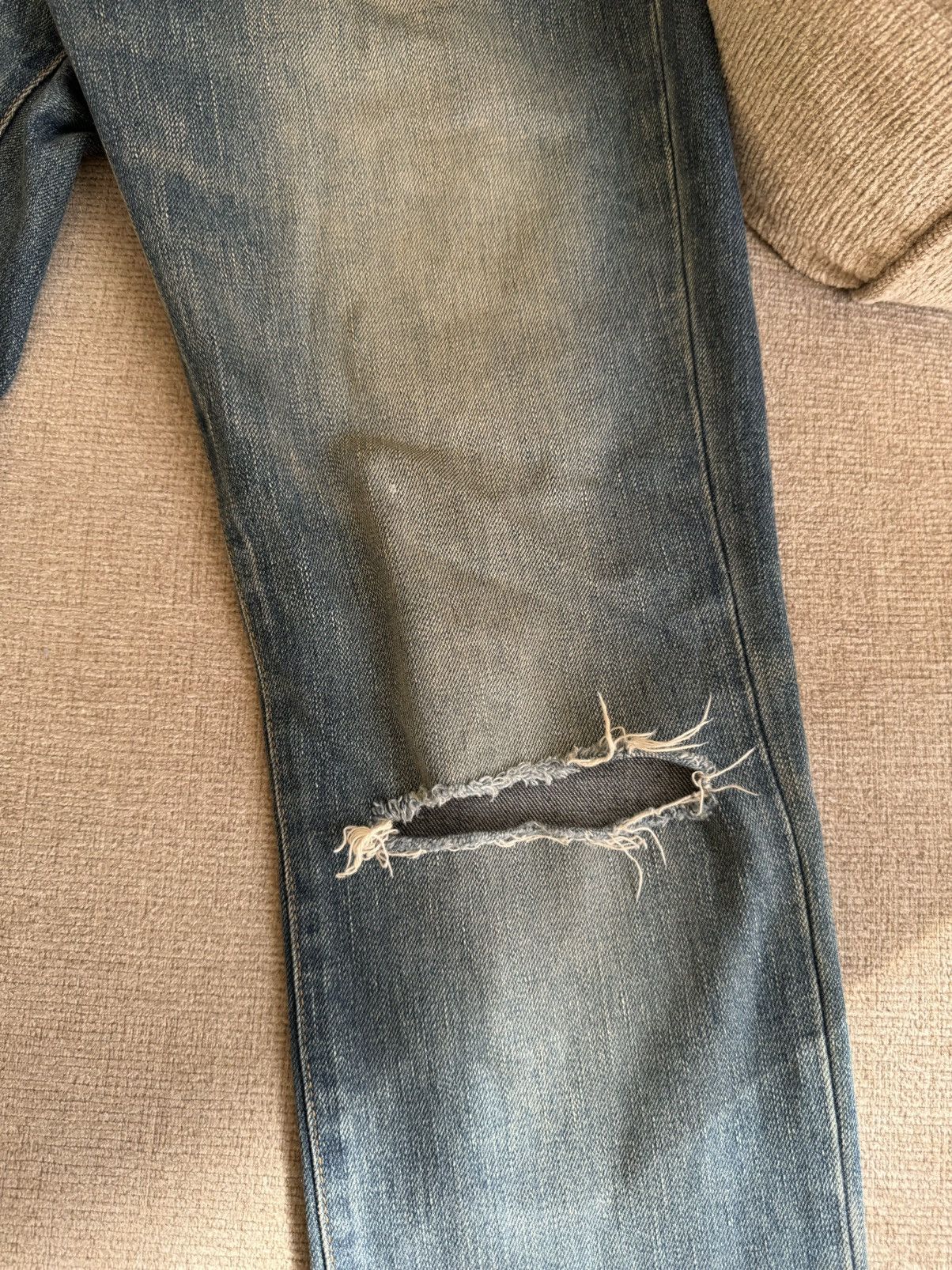 Saint Laurent Paris Saint Laurent - Lightwash denim Size US 30 / EU 46 - 3 Thumbnail