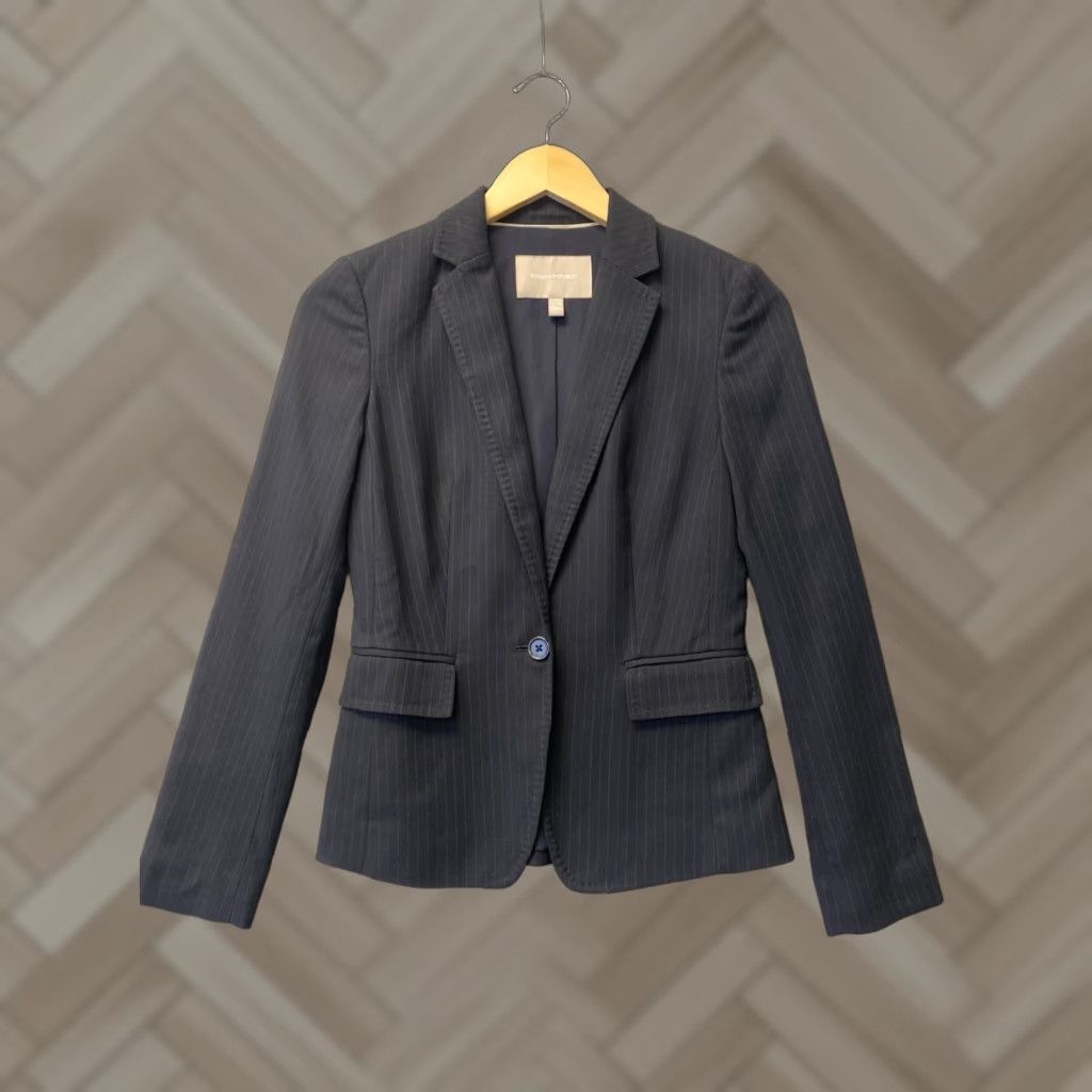 Banana Republic Banana Republic Blazer Jacket Women’s 00P One-button Lined Pinstripe Black Blazer (Jacket) Womens Size XXS / US 00 / IT 34 - 1 Thumbnail