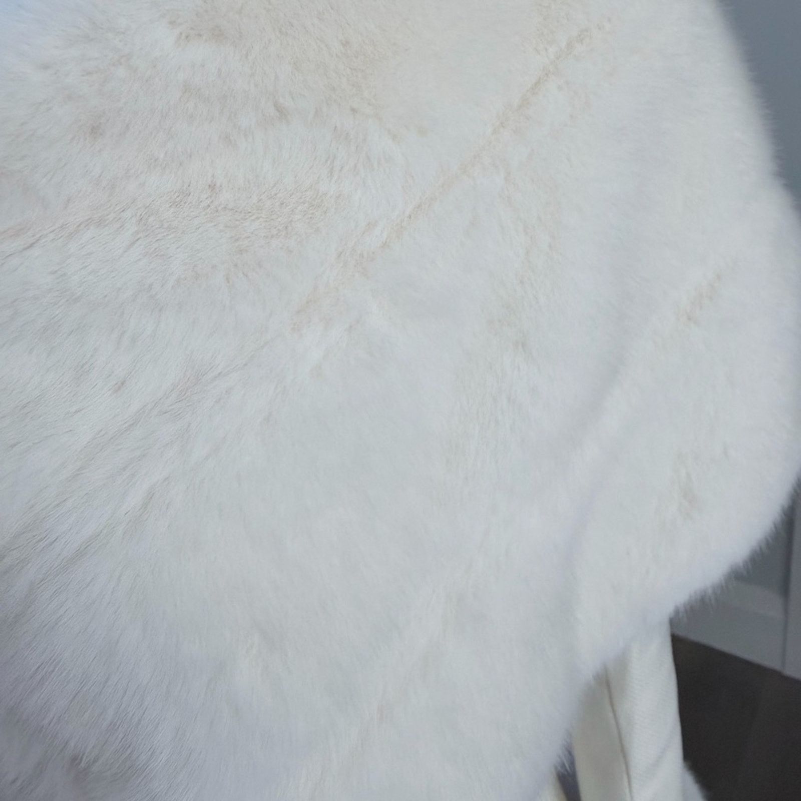 Other Old Money Jessica Bara White Faux Fur Jacket & Skirt size S Size XS / US 0-2 / IT 36-38 - 13 Thumbnail