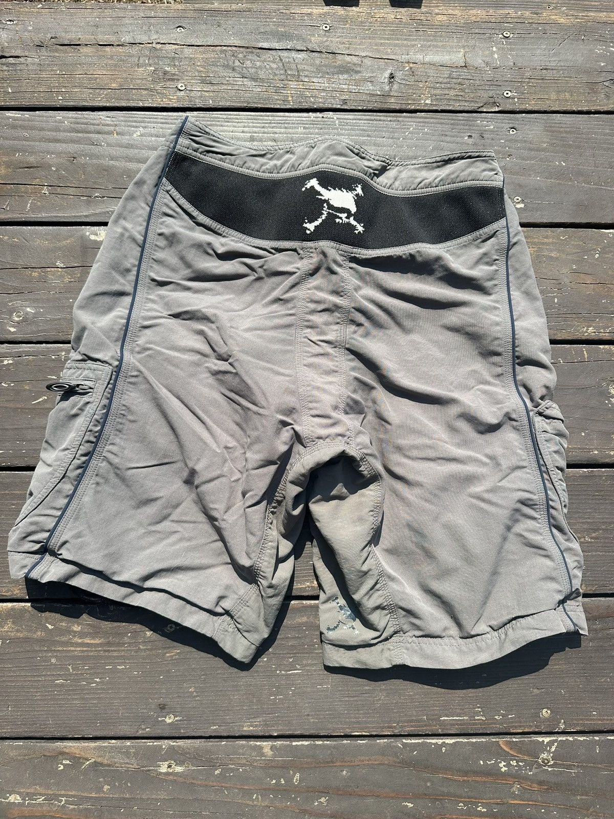 Oakley rare oakley shorts Size US 34 / EU 50 - 1 Thumbnail