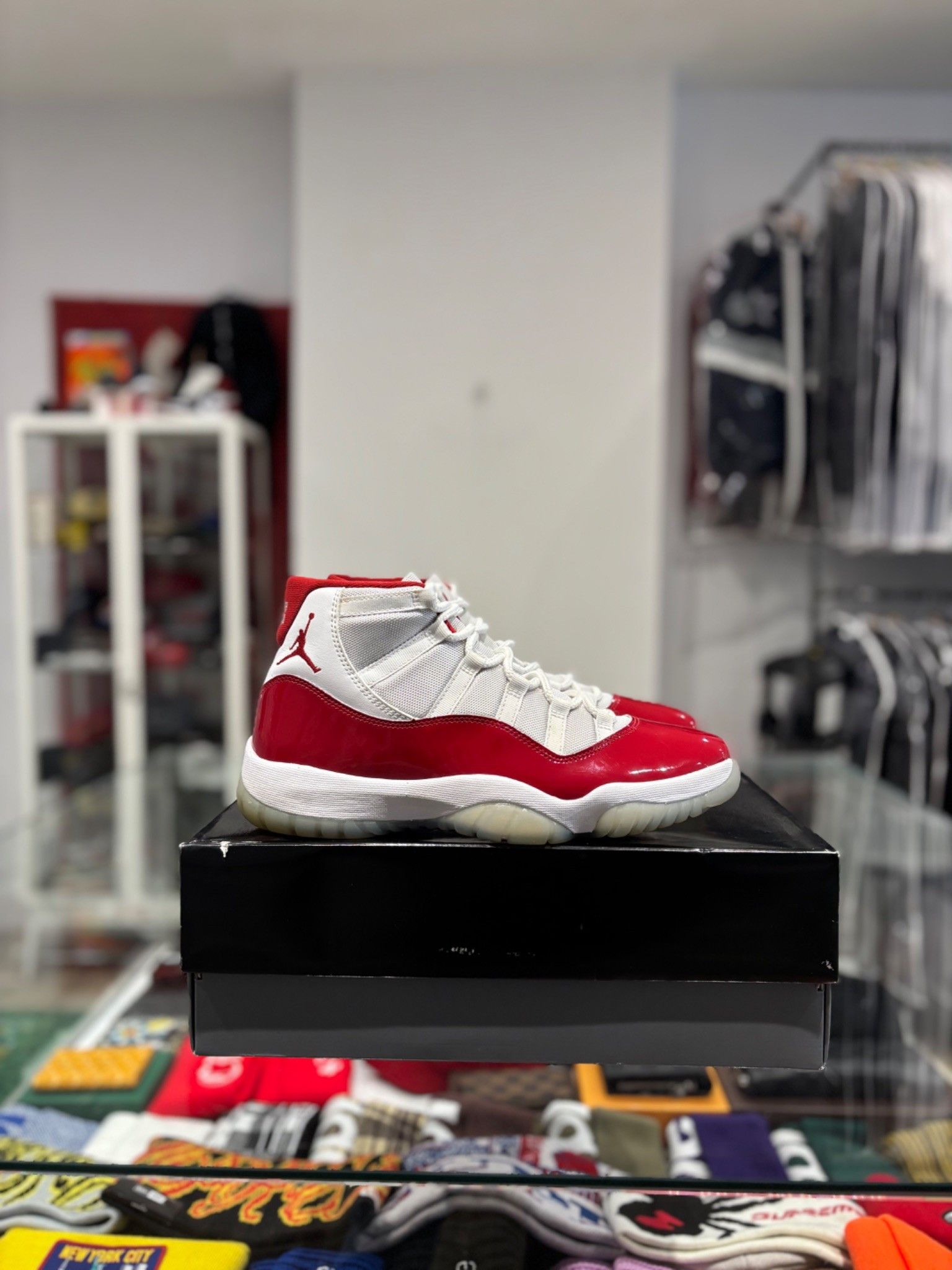 Jordan Brand Jordan 11 Cherry (2022) Size US 10.5 / EU 43-44 - 1 Thumbnail