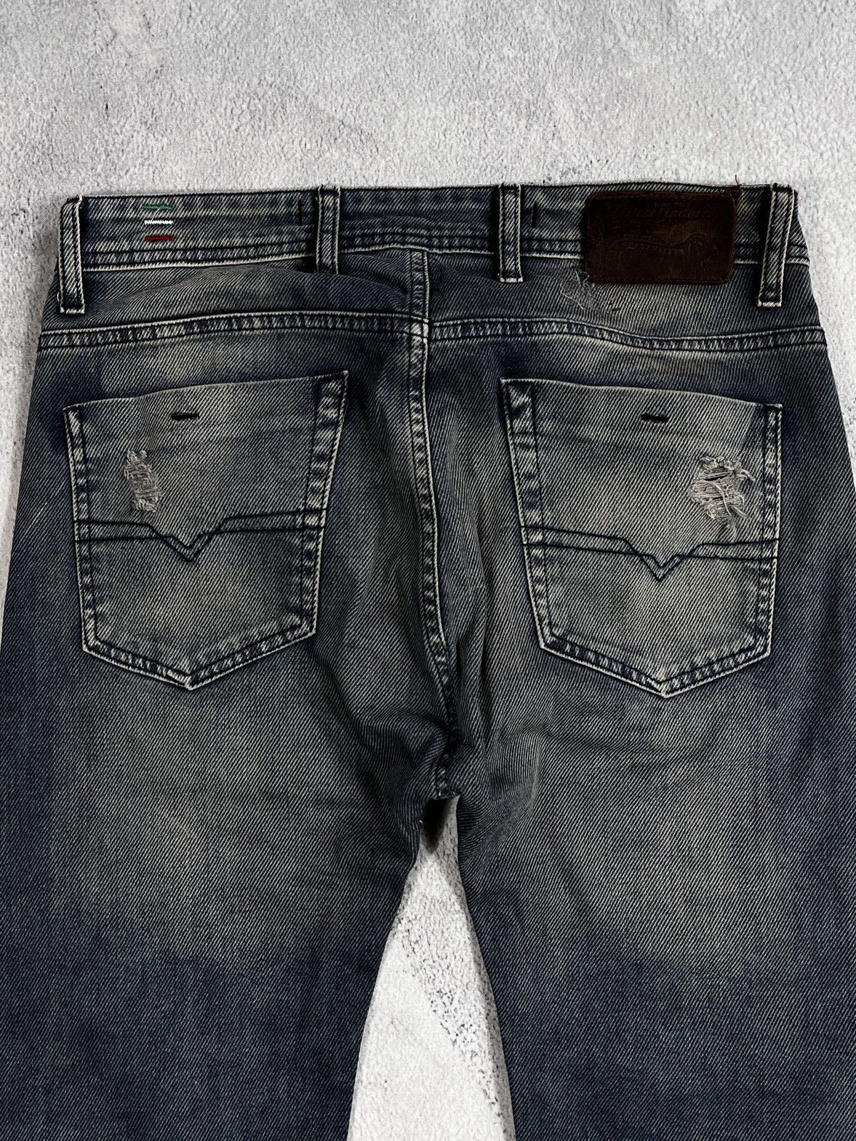 Diesel × Vintage VintageY2K Diesel faded boyfriend denim jeans streetwear Size 32" / US 10 / IT 46 - 2 Thumbnail