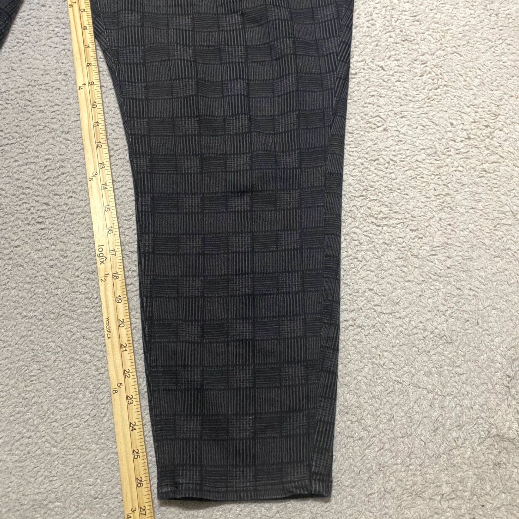 Vintage Evri Women's Plus Pants Gray Plaid Ankle 18W Waist 42 in Stretch Cotton Blend Nylon Polyester Spandex Casual Business Women Regular Skinny Size 40" / US 18 - 3 Thumbnail