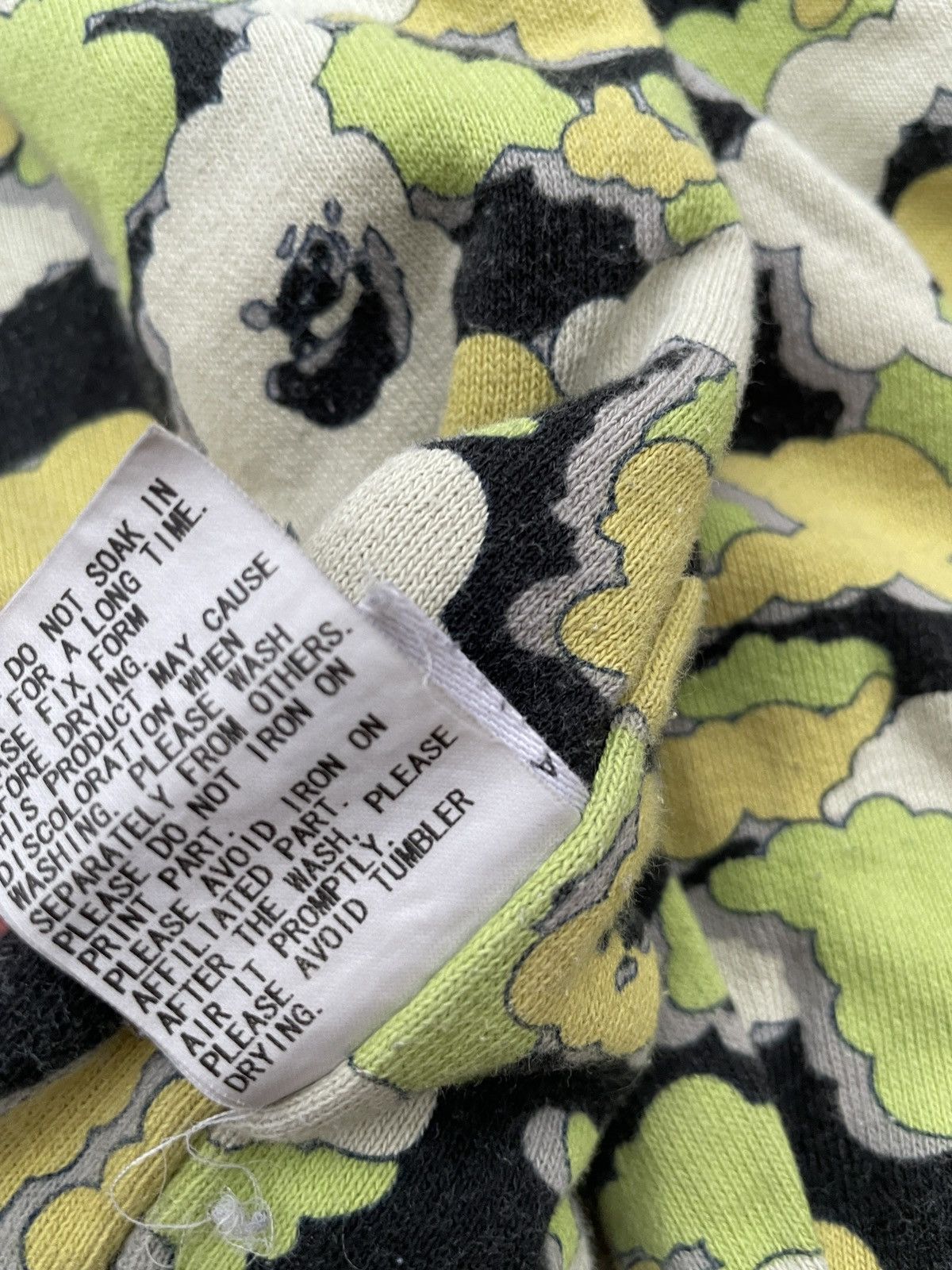 Bape × Kaws bape x kaws reversible cloud camo crewneck Size US M / EU 48-50 / 2 - 8 Thumbnail