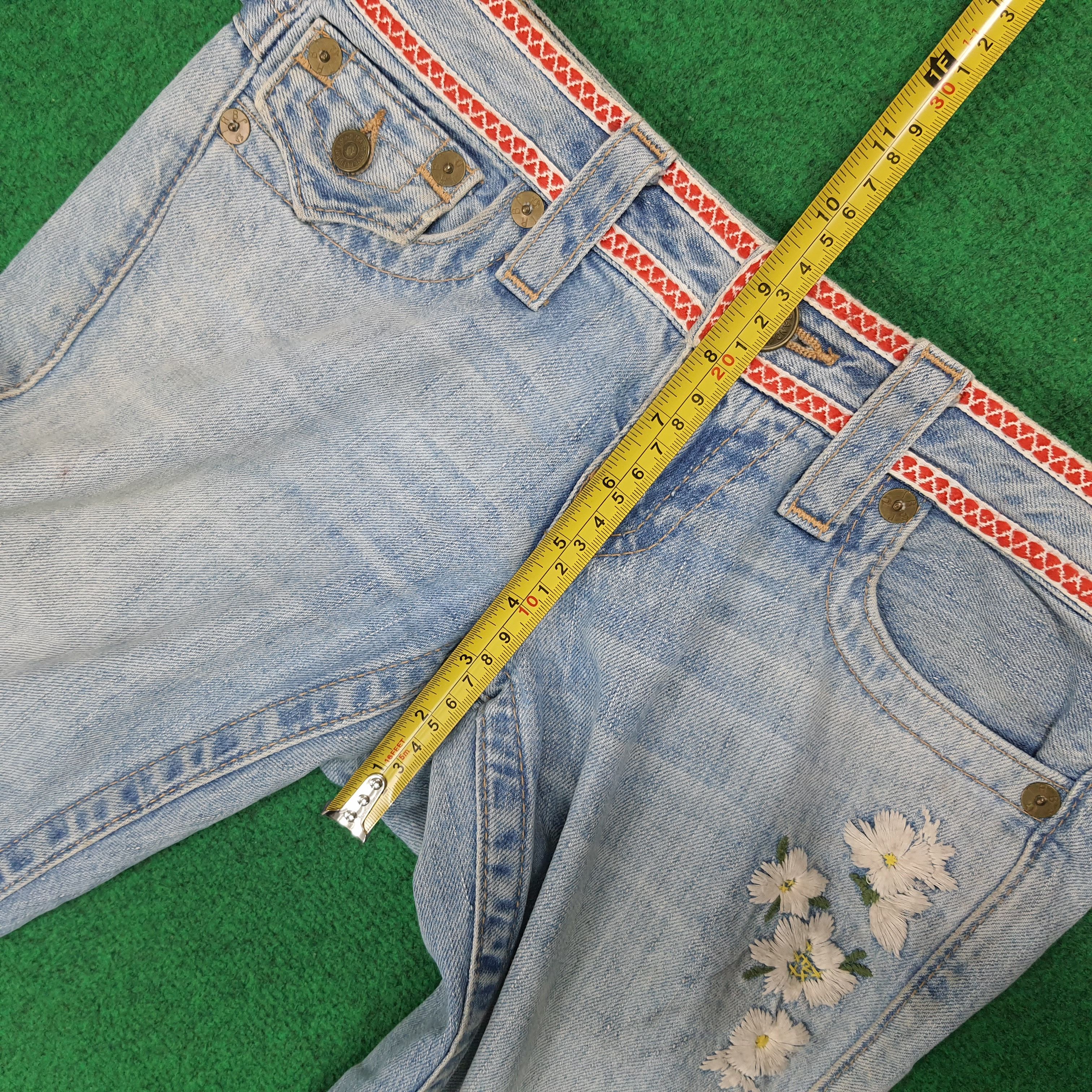 True Religion Vintage True Religion JOEY Floral Flare Jeans C297N7 Size 28" / US 6 / IT 42 - 14 Thumbnail
