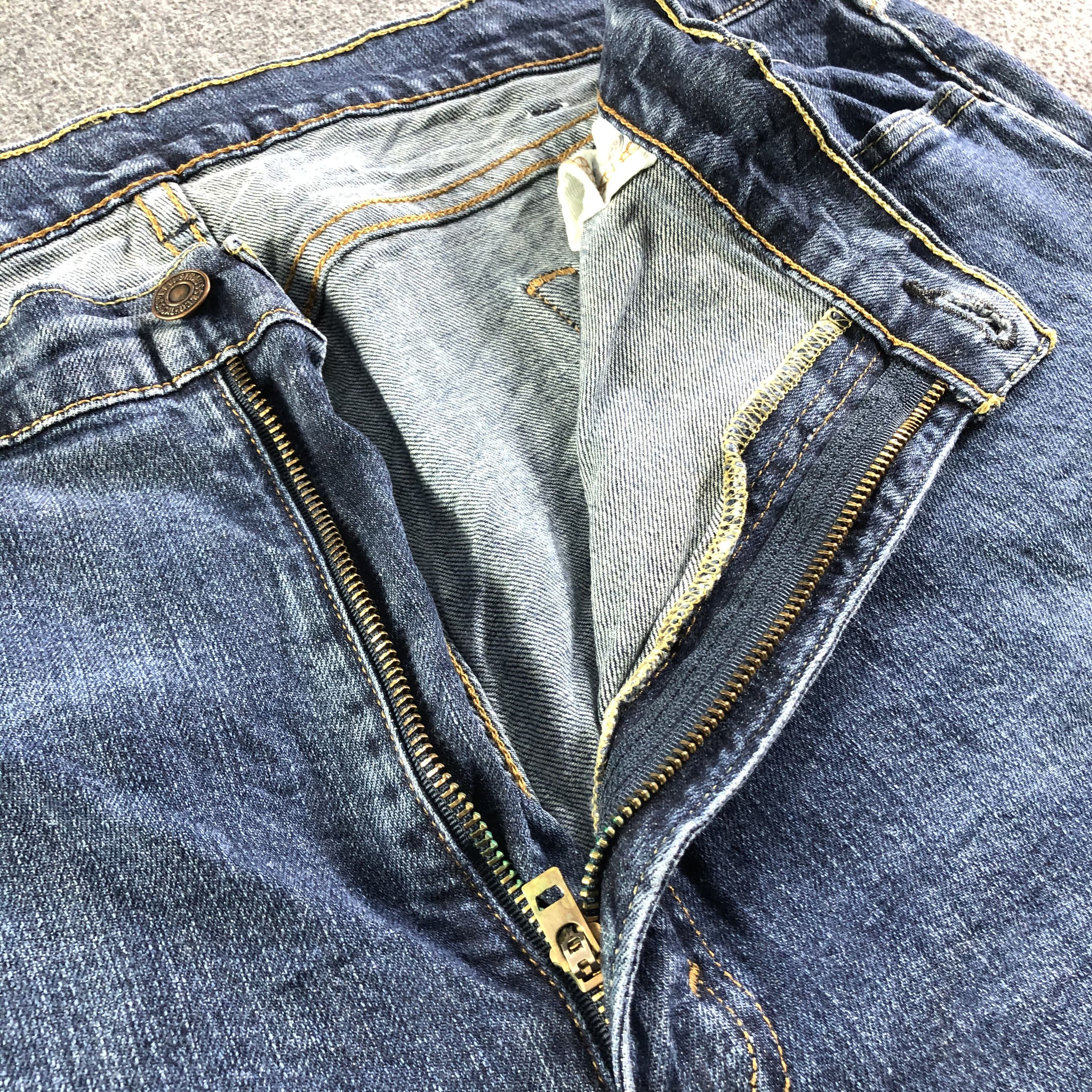 Levi's Vintage Blue Wash Levis 505 Jeans-J4297 Size US 41 - 10 Thumbnail