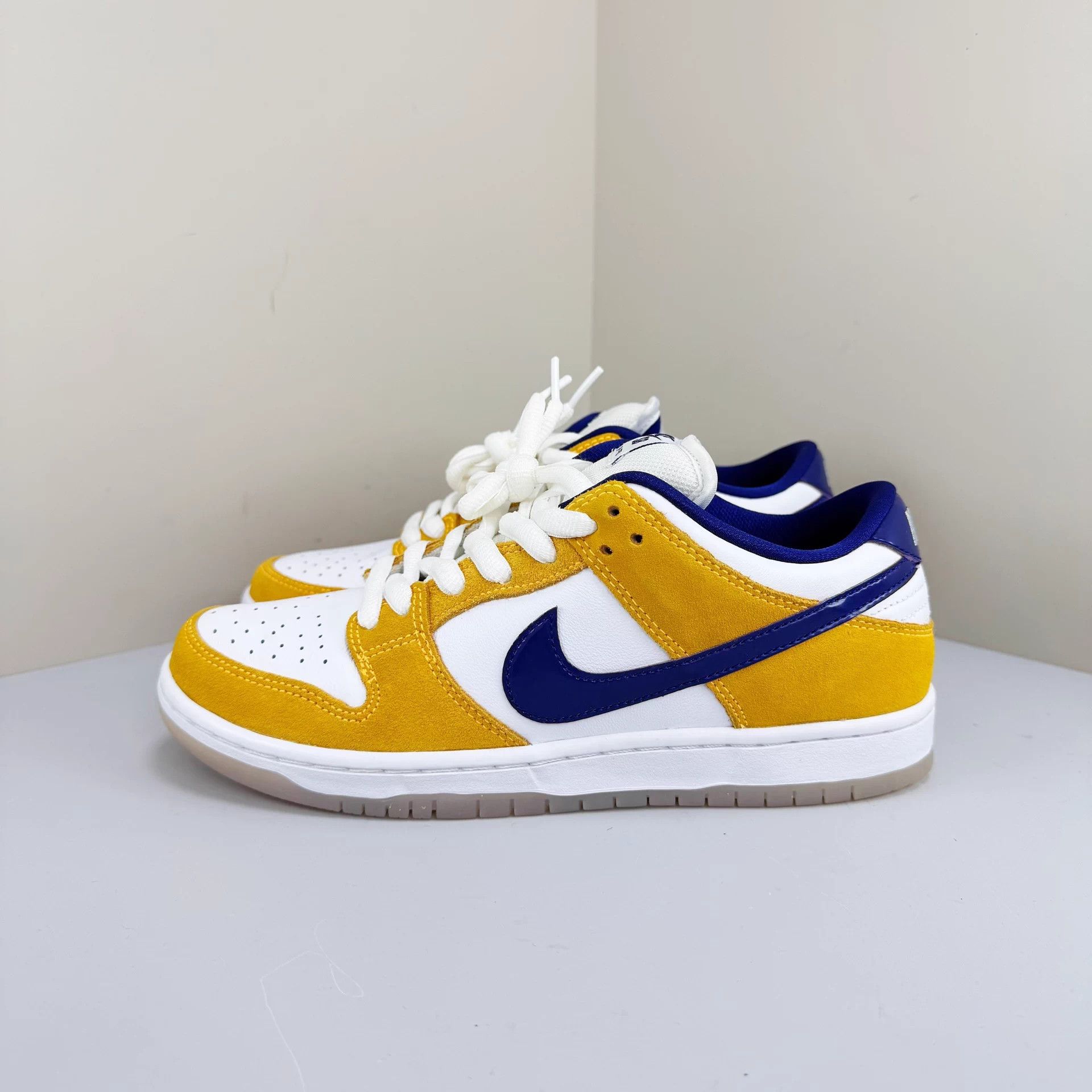 Nike Nike Dunk SB Lakers Purple & Gold 40.5 Size US 7.5 / EU 40-41 - 1 Thumbnail