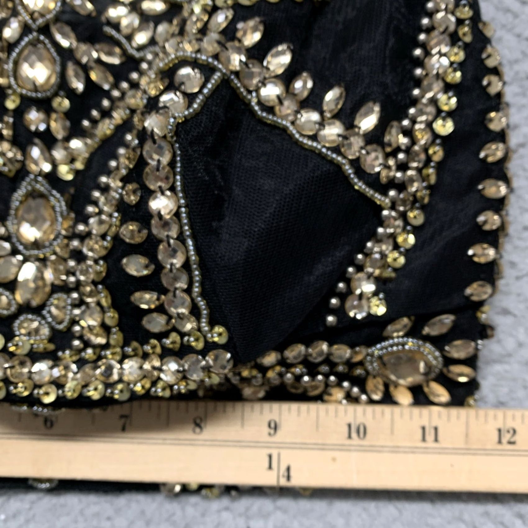 Vintage Windsor Halter Top Dressy Women’s/Misses Black Gold Zip Closure Built-In Bra Stretch 1/2 Size Slim Used Size XS / US 0-2 / IT 36-38 - 4 Thumbnail