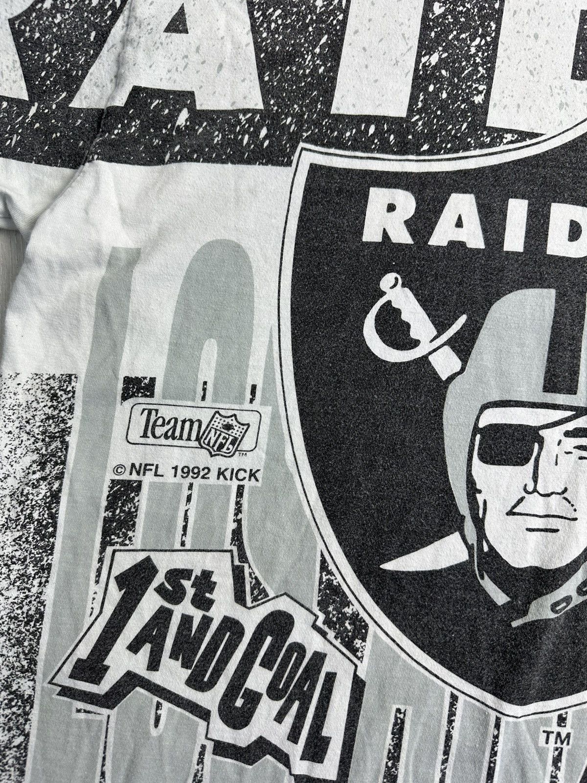 NFL 1992 Vintage 80s 90s Oakland Raiders Tshirt NFL Football tee Size US M / EU 48-50 / 2 - 3 Thumbnail