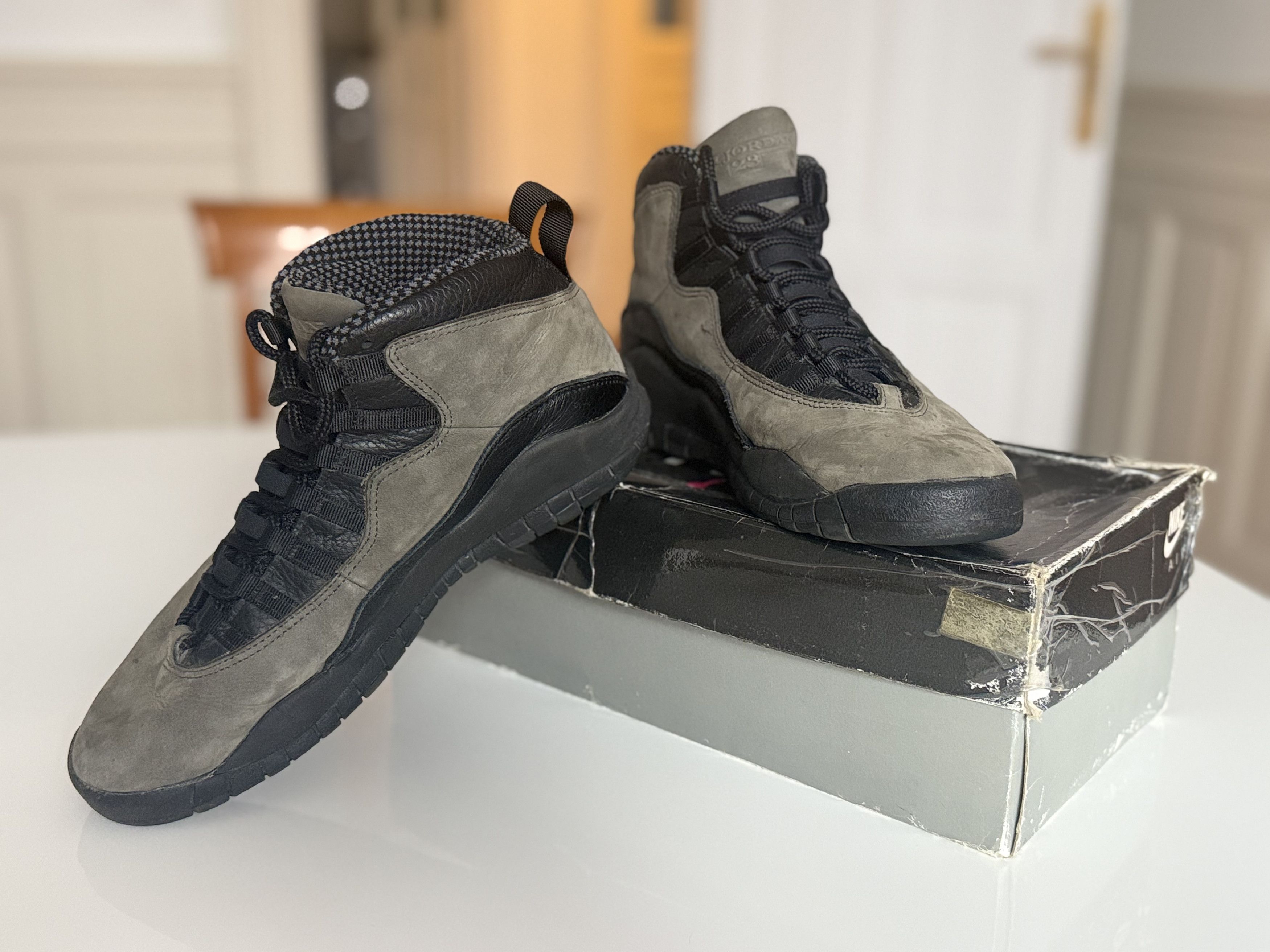 Jordan Brand Nike Air Jordan 10 Shadow OG 1994 (Made in Korea) Size US 9.5 / EU 42-43 - 2 Thumbnail