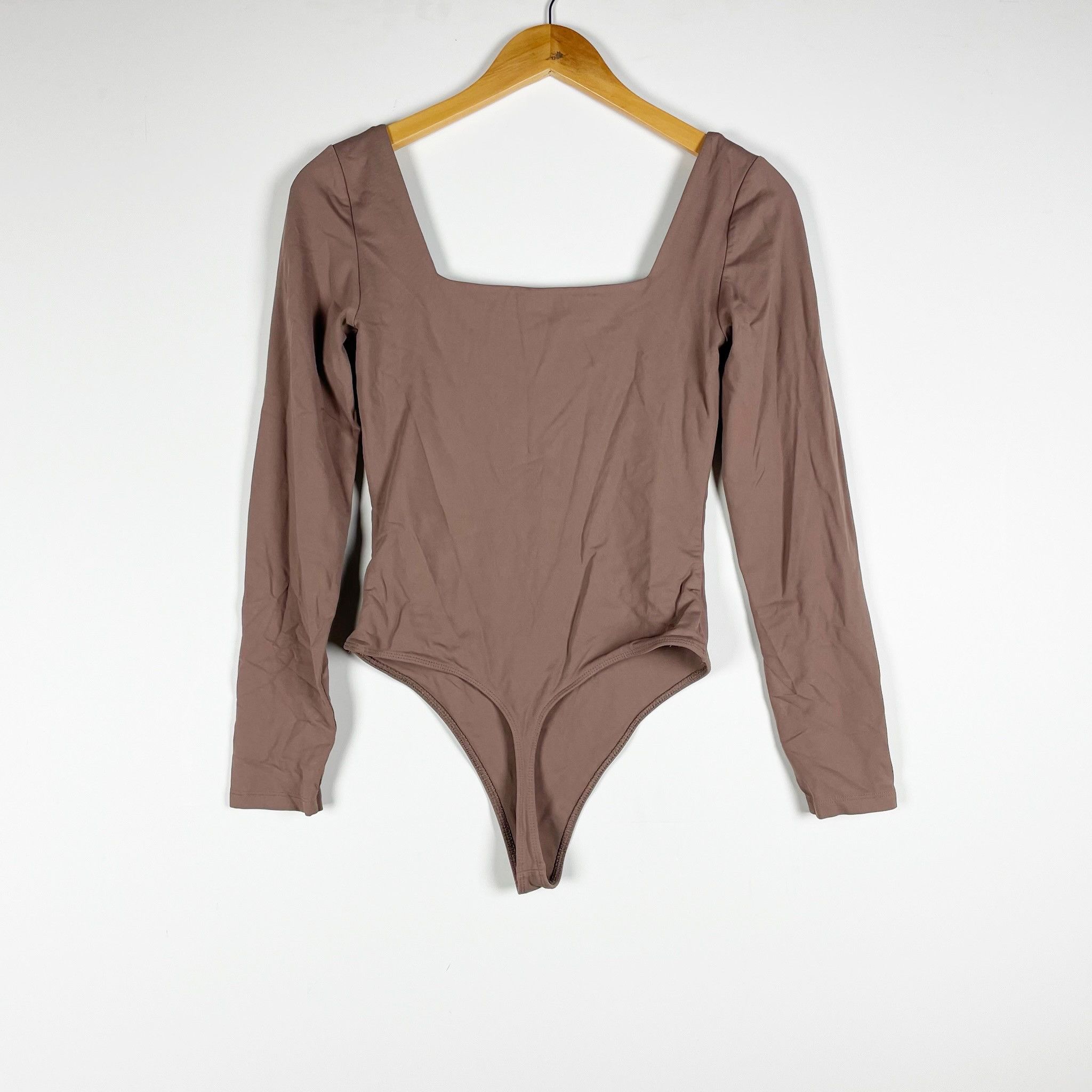 Aritzia Aritzia Babaton Contour Squareneck Long Size M / US 6-8 / IT 42-44 - 4 Thumbnail
