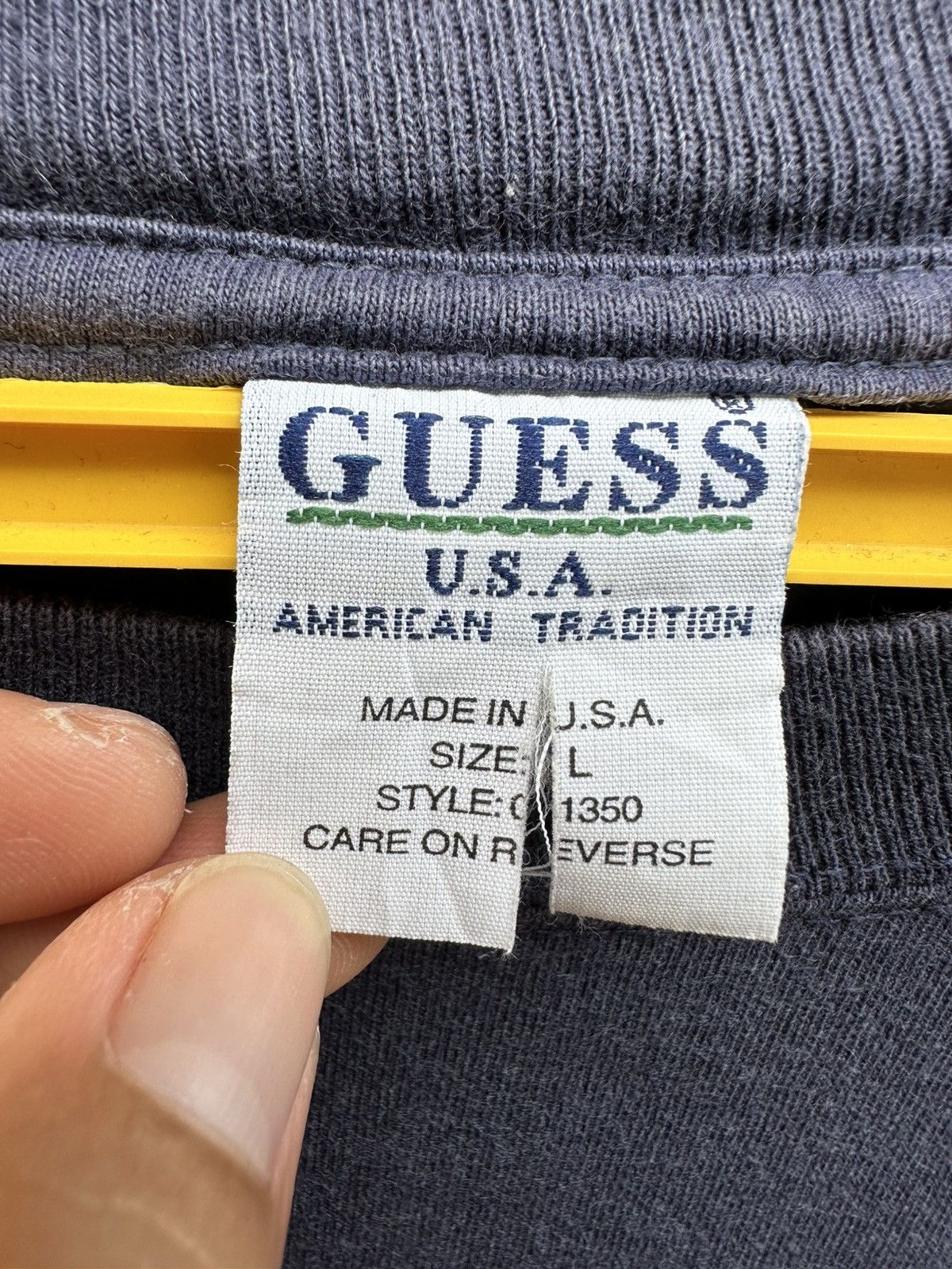 Guess Vintage Guess World Tournament Of Surfing .Hawaii Faded Tee Size US L / EU 52-54 / 3 - 3 Thumbnail