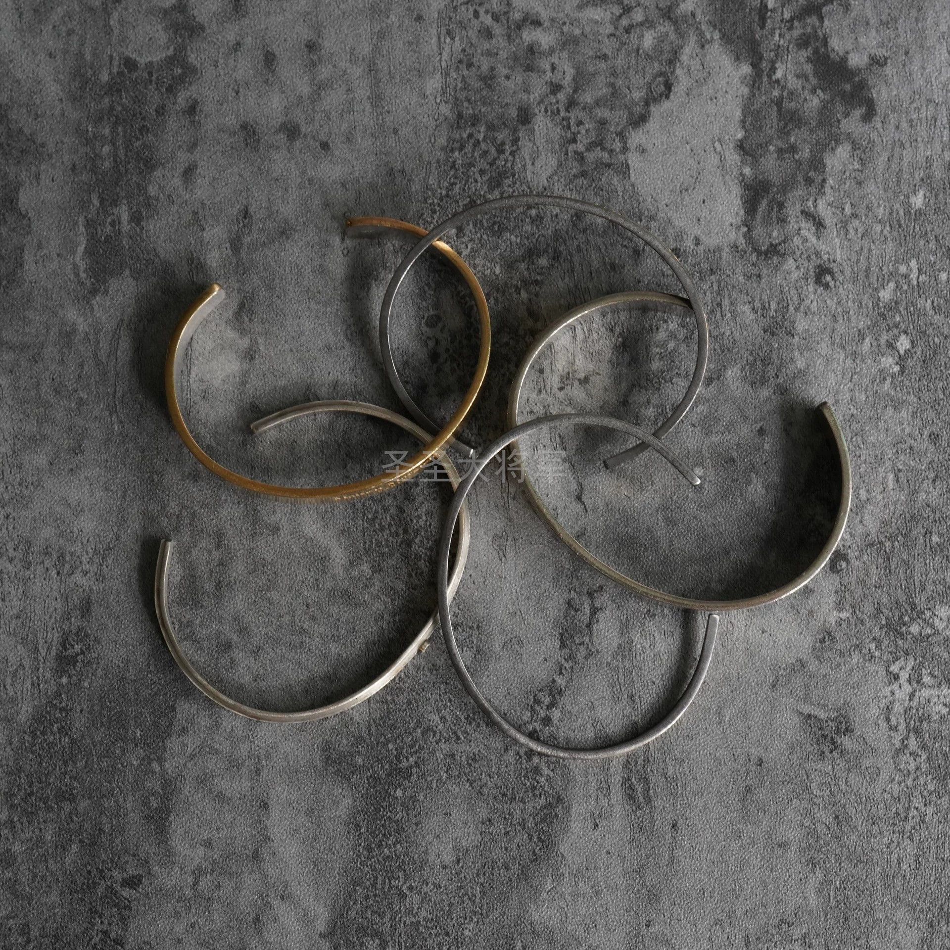 Maison Margiela Maison Margiela Distressed Logo Wide Silver Bracelet Size ONE SIZE - 3 Thumbnail