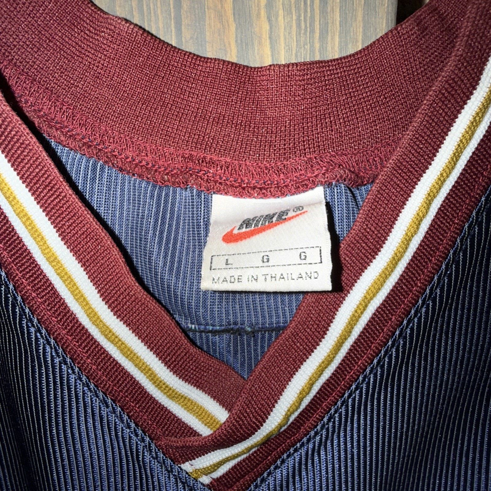 Nike Vintage NIKE Spell Out Logo White Label Basketball Jersey L Size US L / EU 52-54 / 3 - 4 Thumbnail
