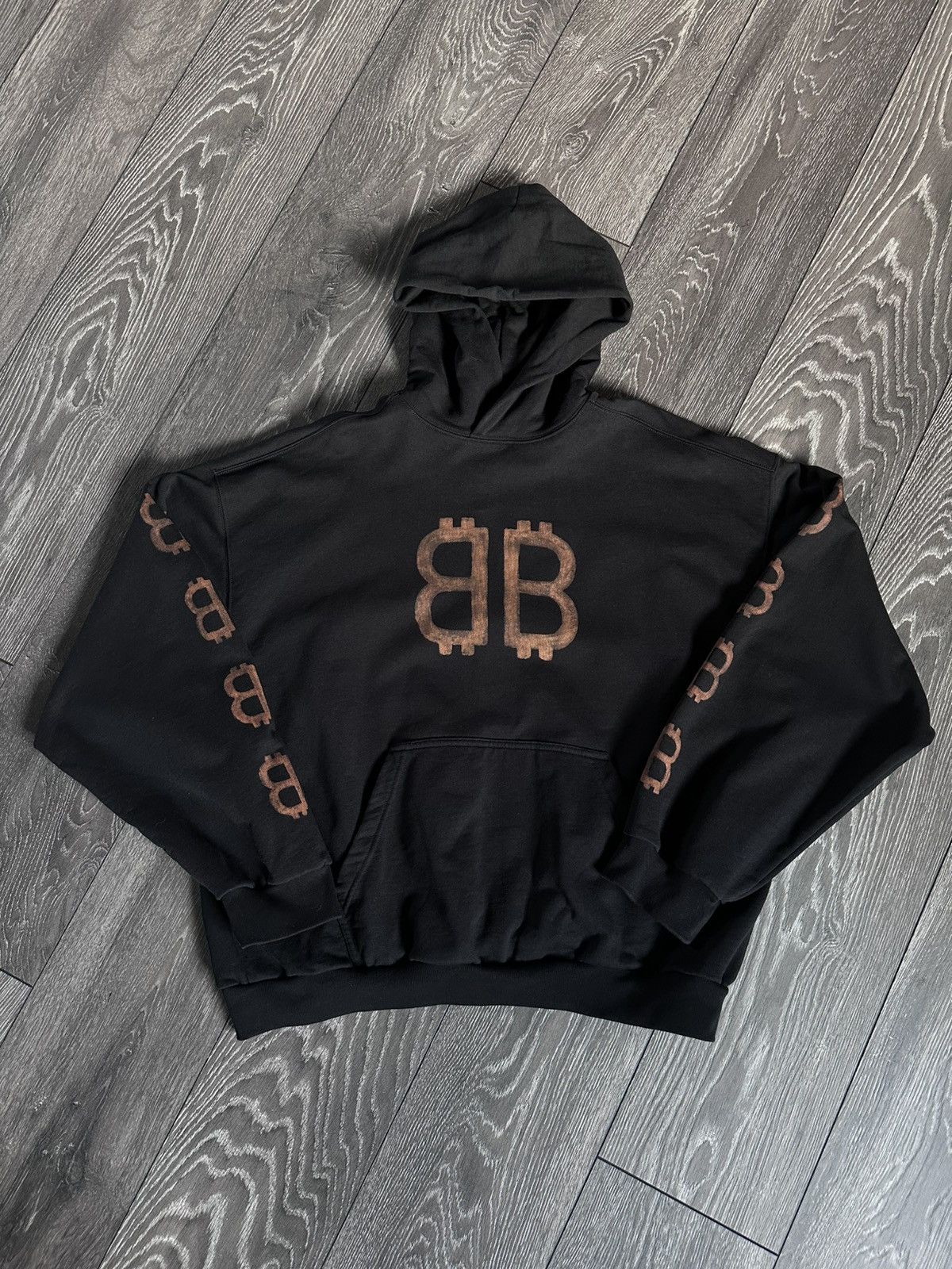 balenciaga bb crypto bitcoin logo oversized hoodie