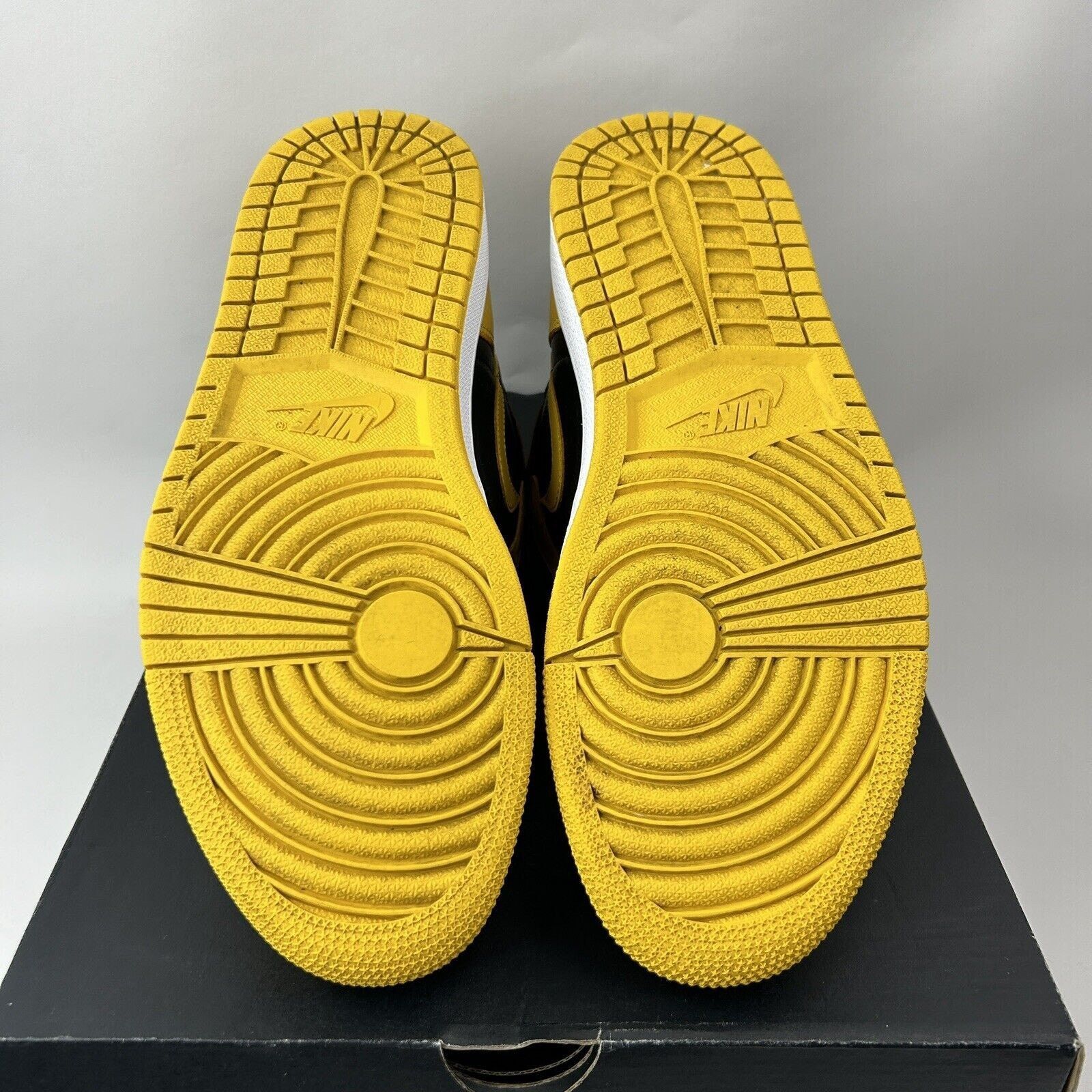 Jordan Brand Nike Shoes Air Jordan 1 Retro High OG “Pollen” 555088-701 Size US 10 / EU 43 - 7 Thumbnail