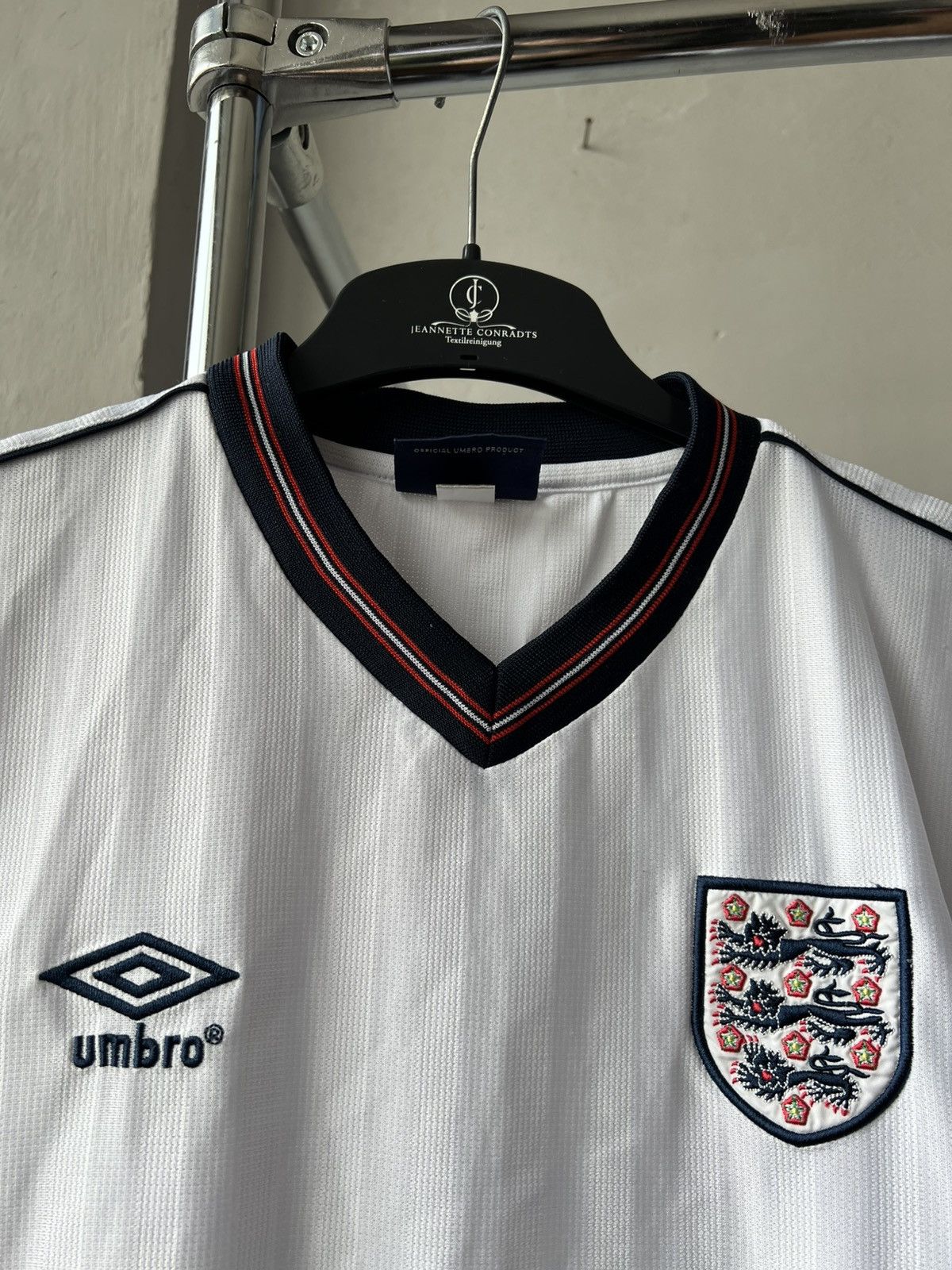 Umbro 1986 PROTOTYPE ENGLAND TEAM REMAKE SOCCER JERSEY SHIRT L Size US L / EU 52-54 / 3 - 5 Thumbnail