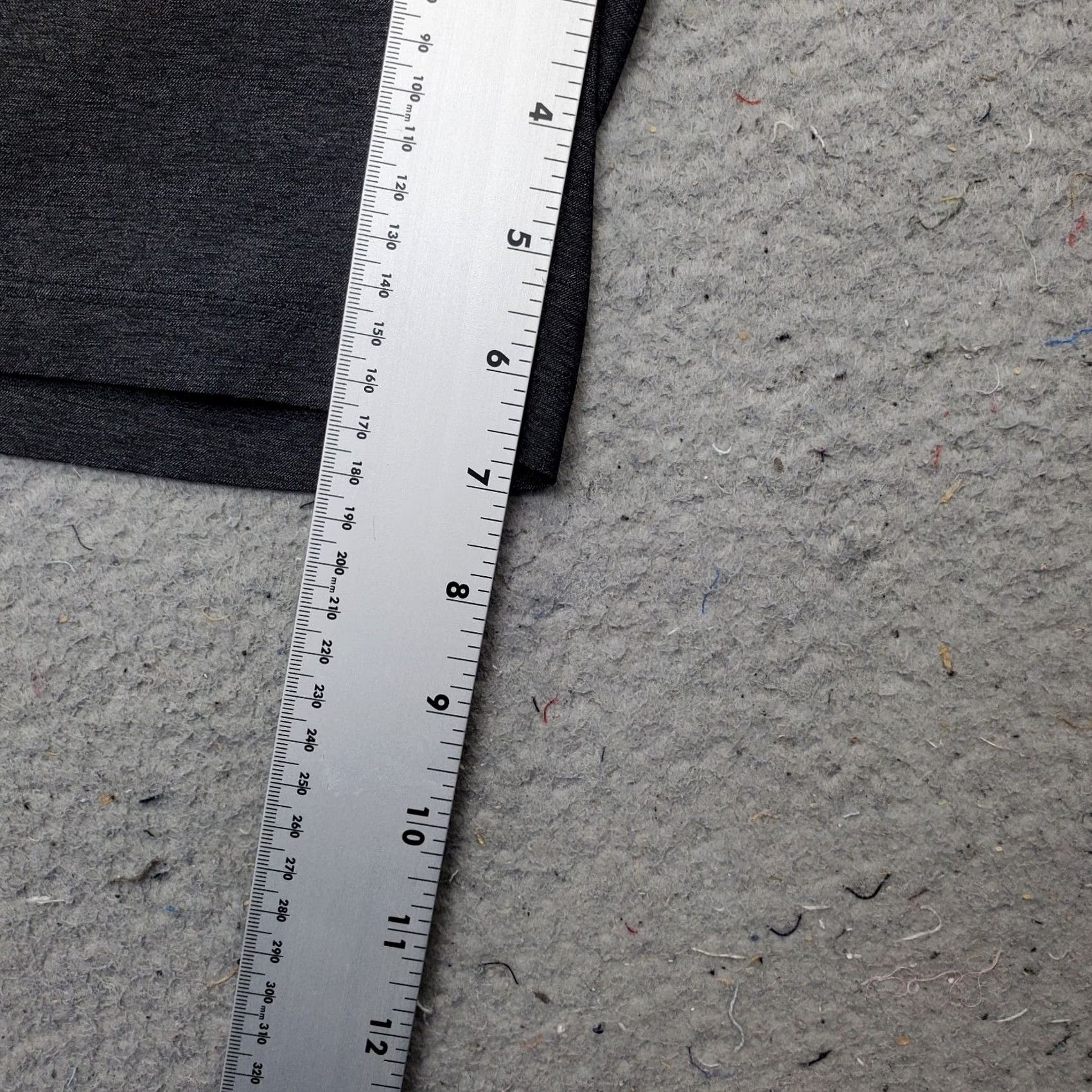 Rhone Rhone Mens Running Shorts Gray Stretch Pleated Front Elastic Waist Pull On: Mens Size L Size US 33 - 4 Thumbnail