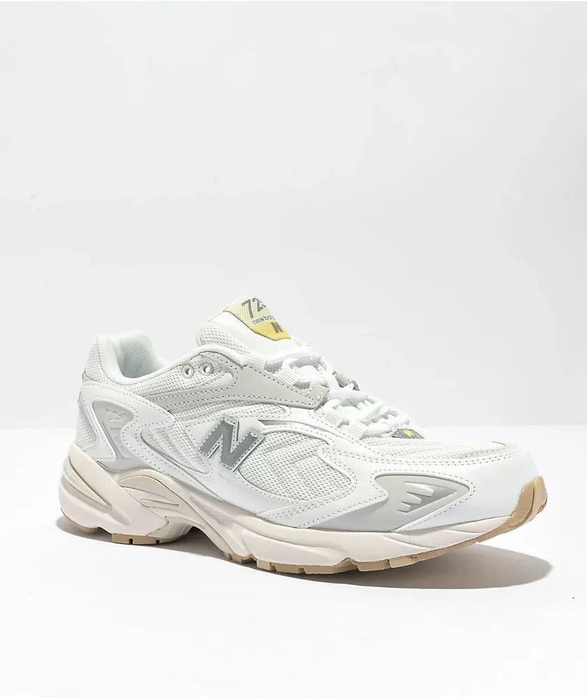 New Balance o1w1db10824 725 Sneakers in Sea Salt/White Size US 7 / EU 40 - 1 Thumbnail