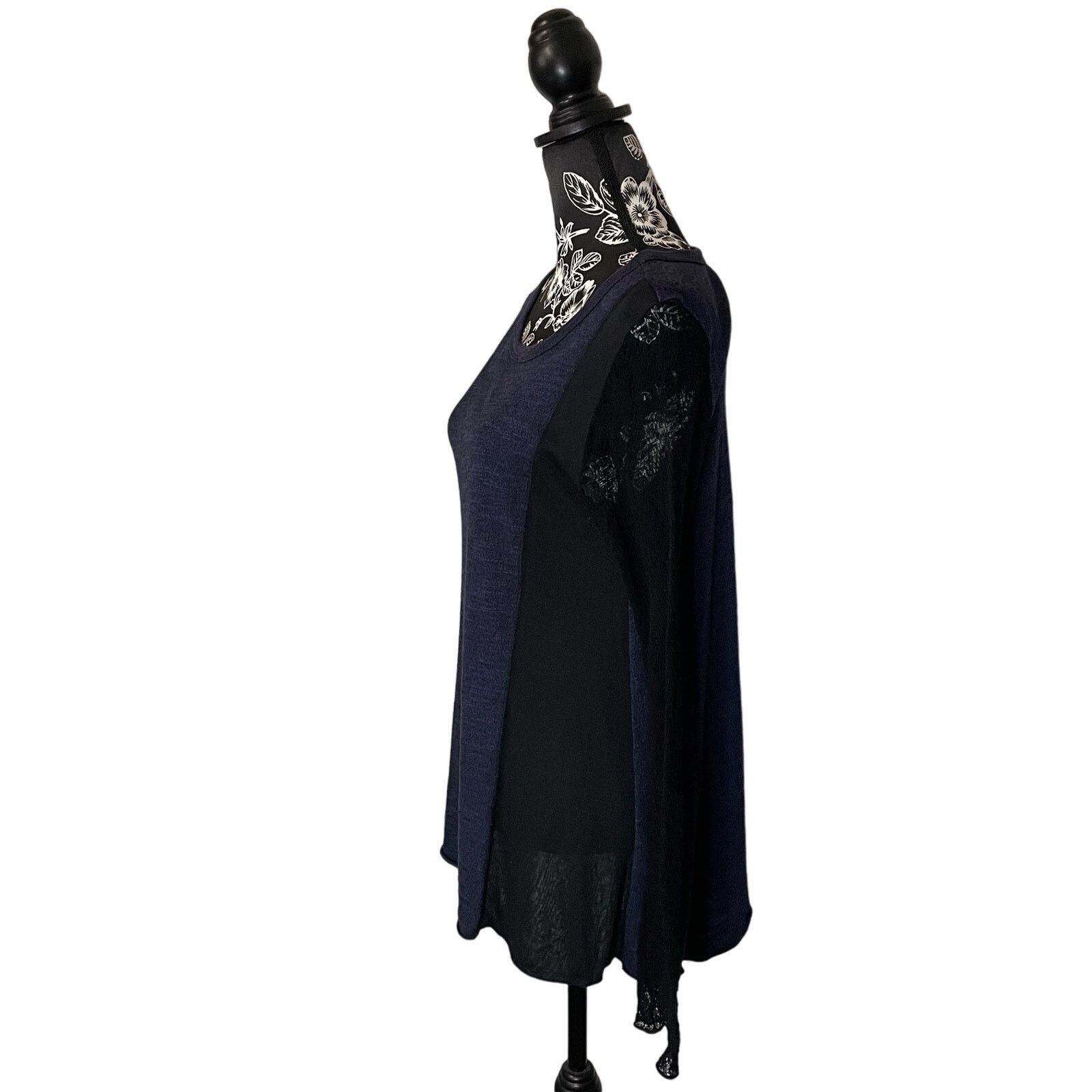 Other Pete Collection Top Knit Lace Sleeves Navy Black Size Medium Size M / US 6-8 / IT 42-44 - 5 Thumbnail