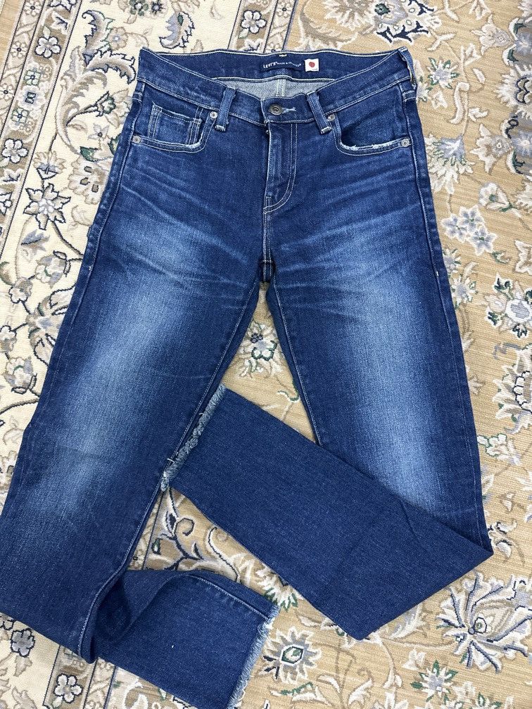 LEVI’S borrowed from the boys
