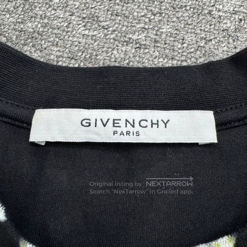 Givenchy Givenchy Starry Short Sleeve Size: XXS Size US XXS / EU 40 - 2 Thumbnail