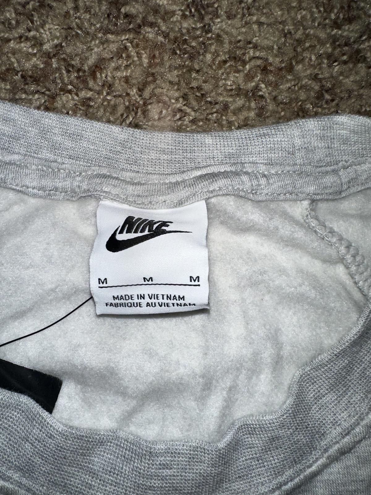 Nike Nike Women’s Exquisite Gifts Boston Varsity Fleece Crew Size M / US 6-8 / IT 42-44 - 3 Thumbnail