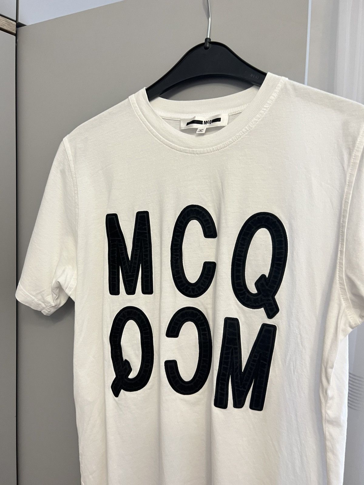 Alexander McQueen Alexander McQueen overprint logo tee Size US S / EU 44-46 / 1 - 4 Thumbnail