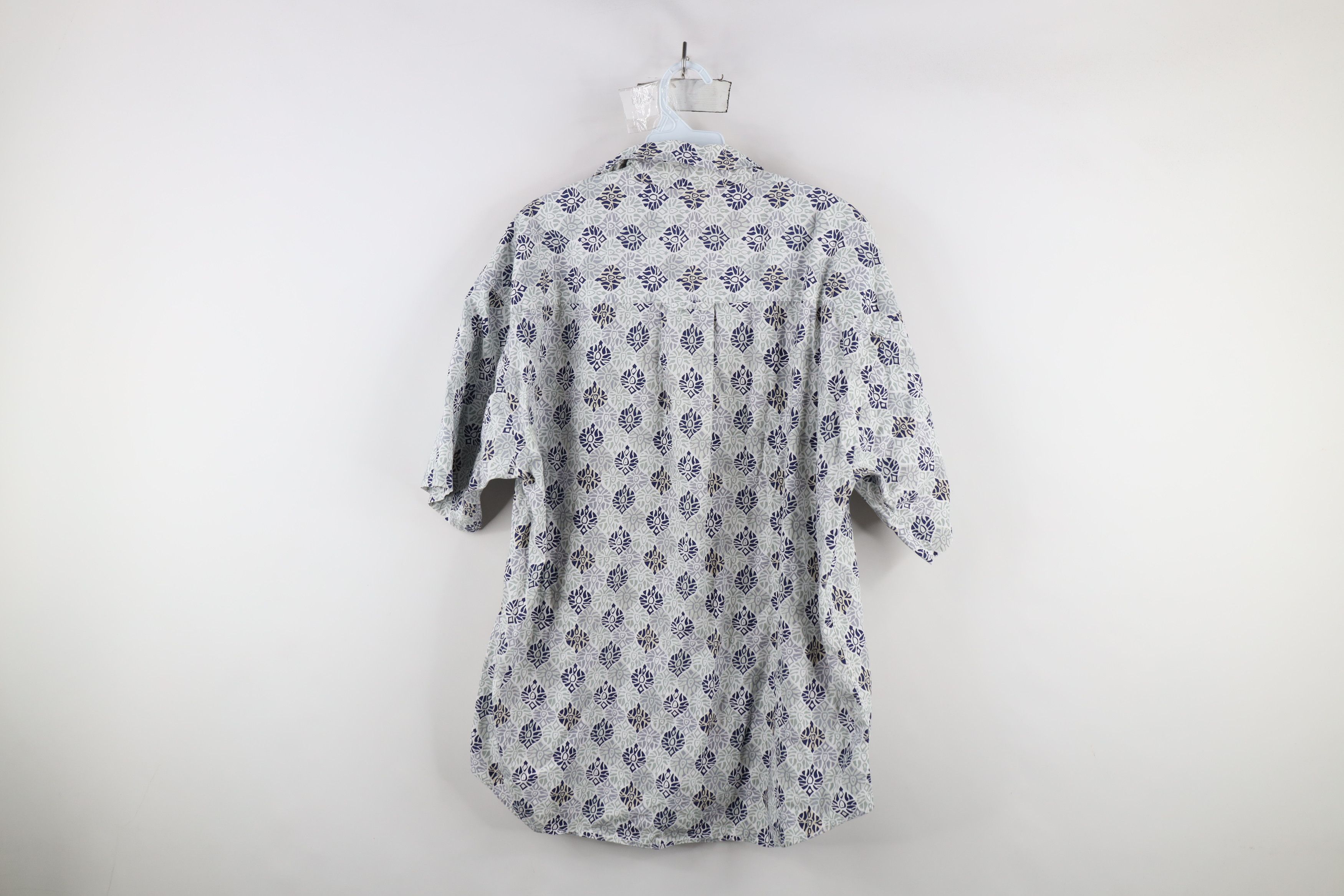Vintage Vintage 90s Streetwear Geometric Luau Beach Button Shirt Size US M / EU 48-50 / 2 - 8 Thumbnail