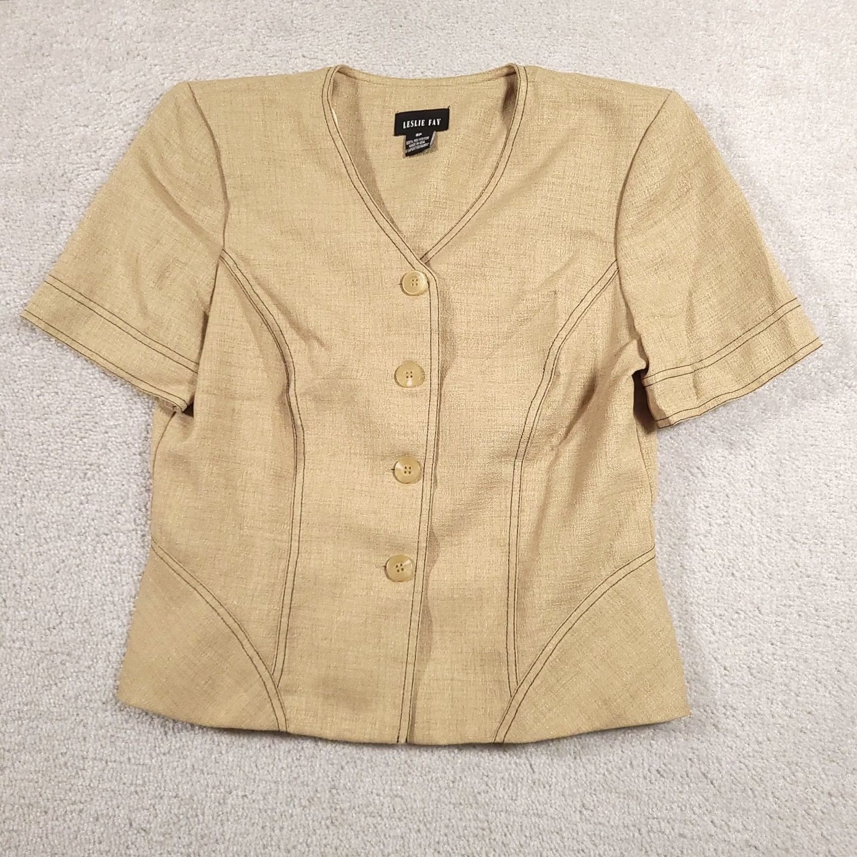 Vintage Leslie Fay Blouse Womens 8P Beige Short Sleeve Button Front Fitted Top Made USA Size M / US 6-8 / IT 42-44 - 2 Thumbnail