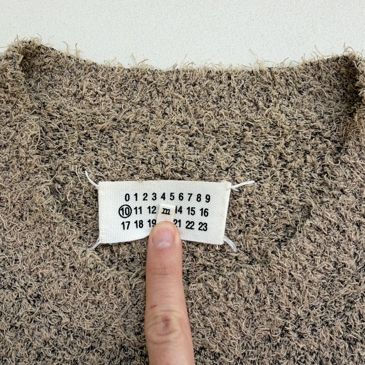 Maison Margiela S/S 15 Longline Beige/Black ‘Boucle’ Sweater Size US M / EU 48-50 / 2 - 4 Thumbnail