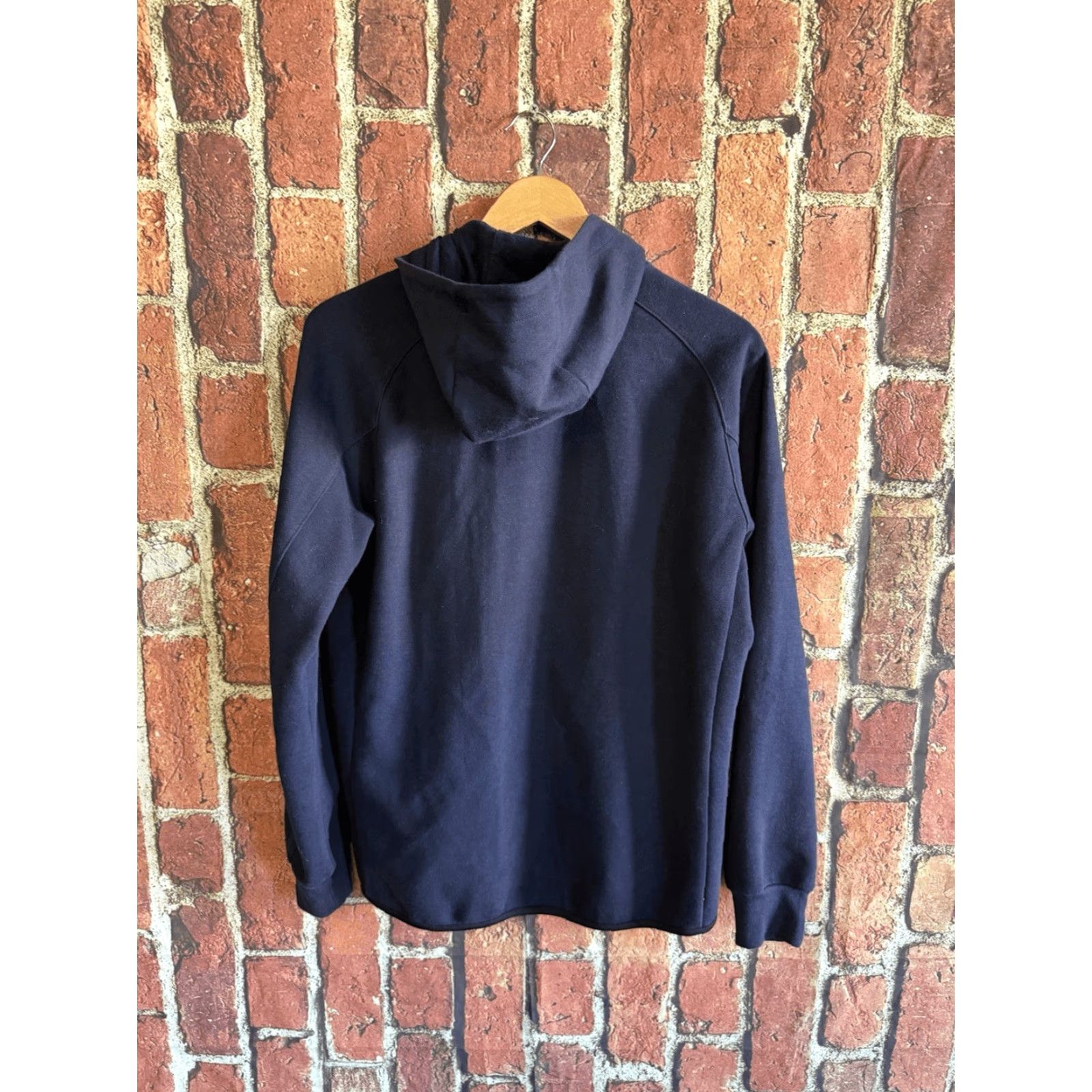 Uniqlo Uniqlo Mens Blue Full Zip Hooded Jacket Medium Jacket Hooded Blue Uniqlo Mens Blue Full Zip Hooded Jacket M Mens Jacket Blue Full Zip Hooded Uniqlo Size US M / EU 48-50 / 2 - 2 Thumbnail